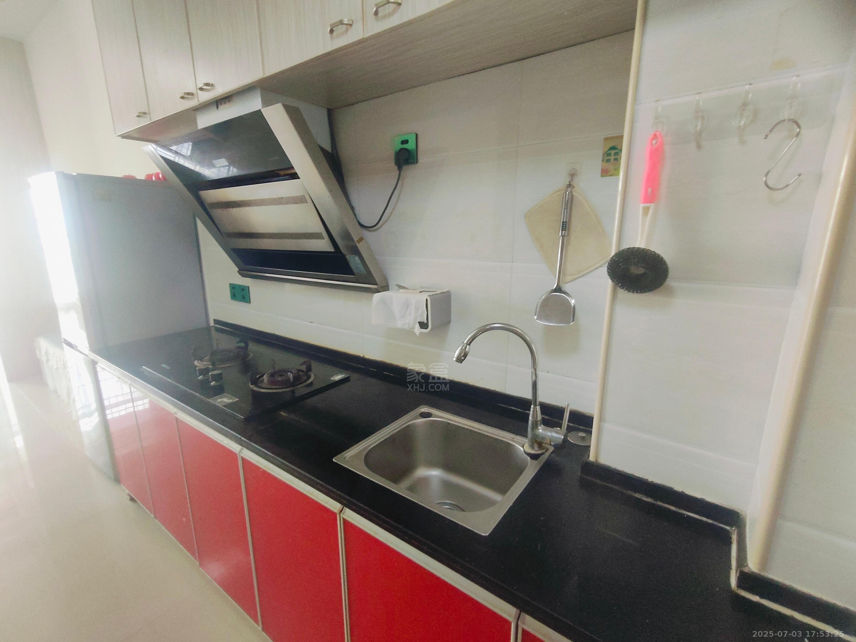 汇通国际 1室1厅1卫 900.0元/月 汇通国际 1室1厅1卫 900.0元/月室内图