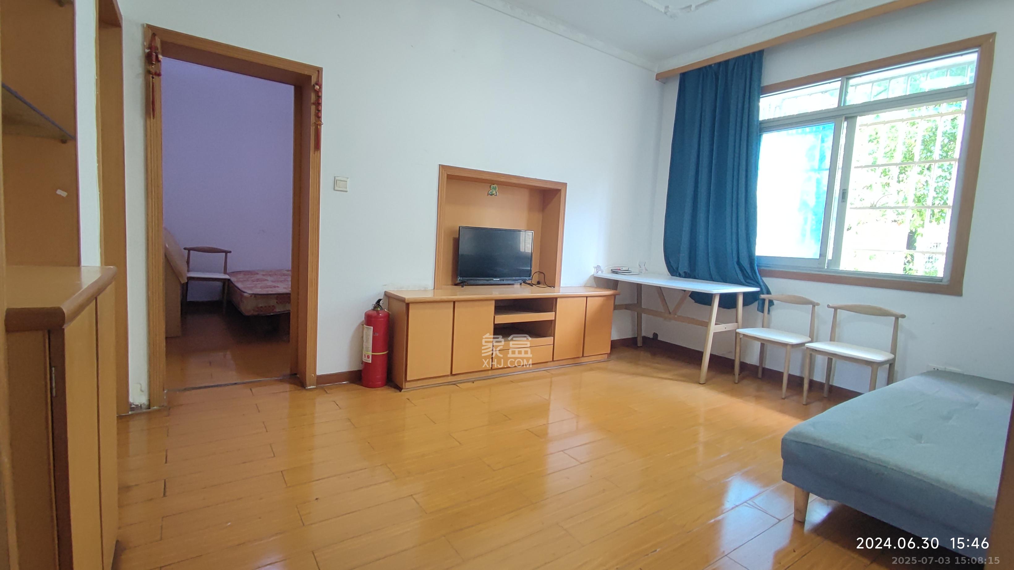 二机小区 3室1厅1卫 1600.0元/月 二机小区 3室1厅1卫 1600.0元/月室内图