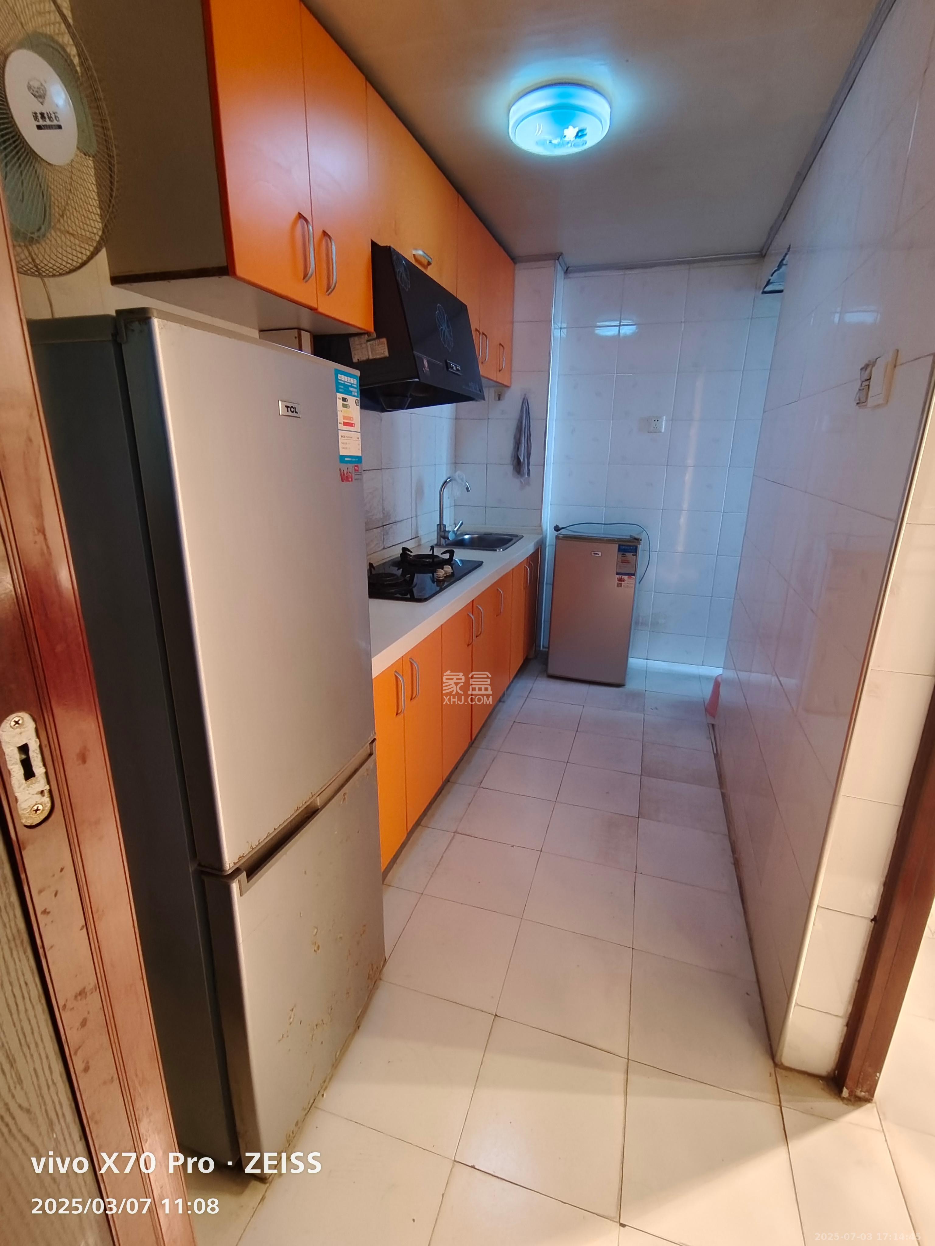 红星国际星城 1室1厅1卫 1150.0元/月 红星国际星城 1室1厅1卫 1150.0元/月室内图