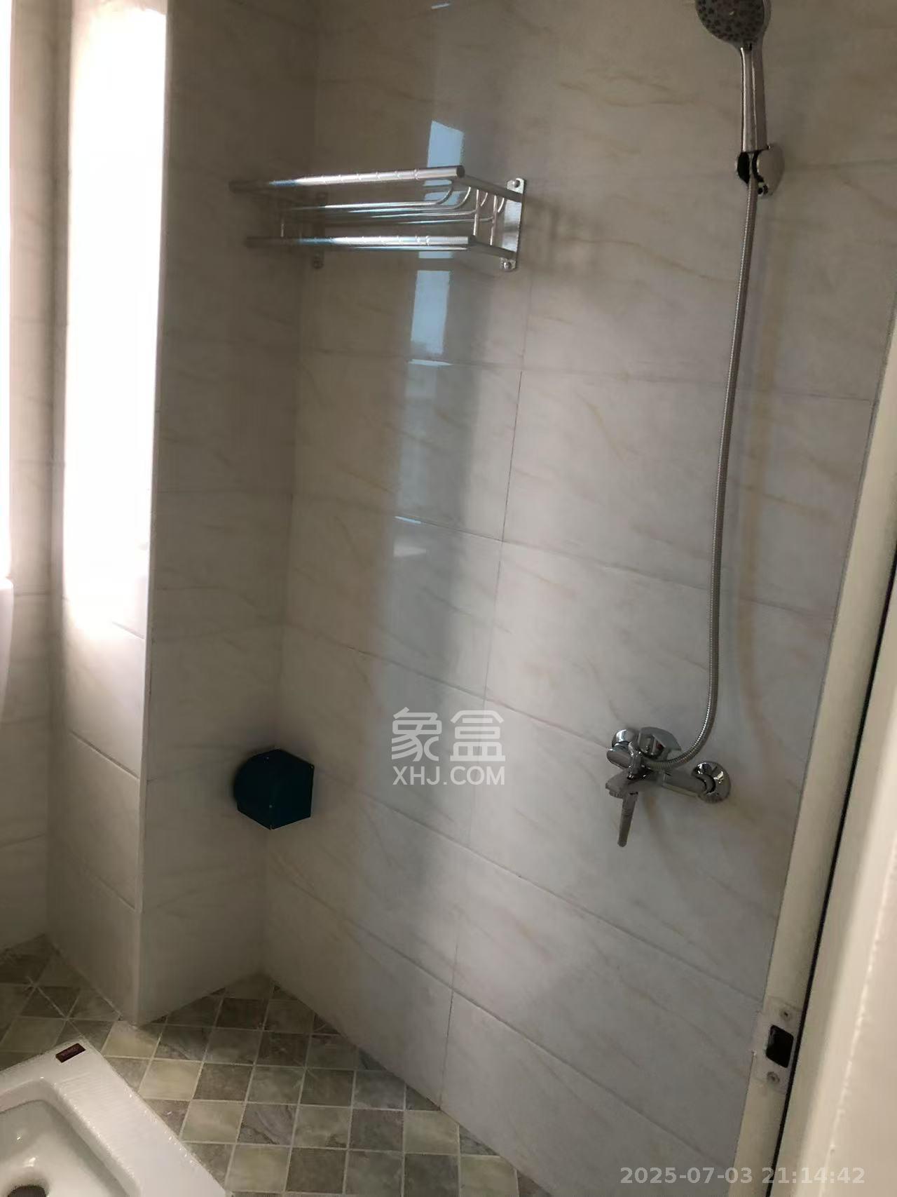 滨江海棠湾  2室2厅1卫    1900.0元/月室内图