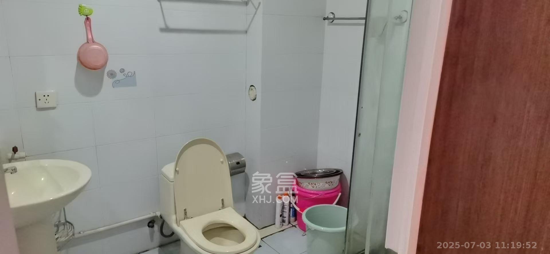 学院新村  2室1厅1卫    3200.0元/月 学院新村  2室1厅1卫    3200.0元/月室内图