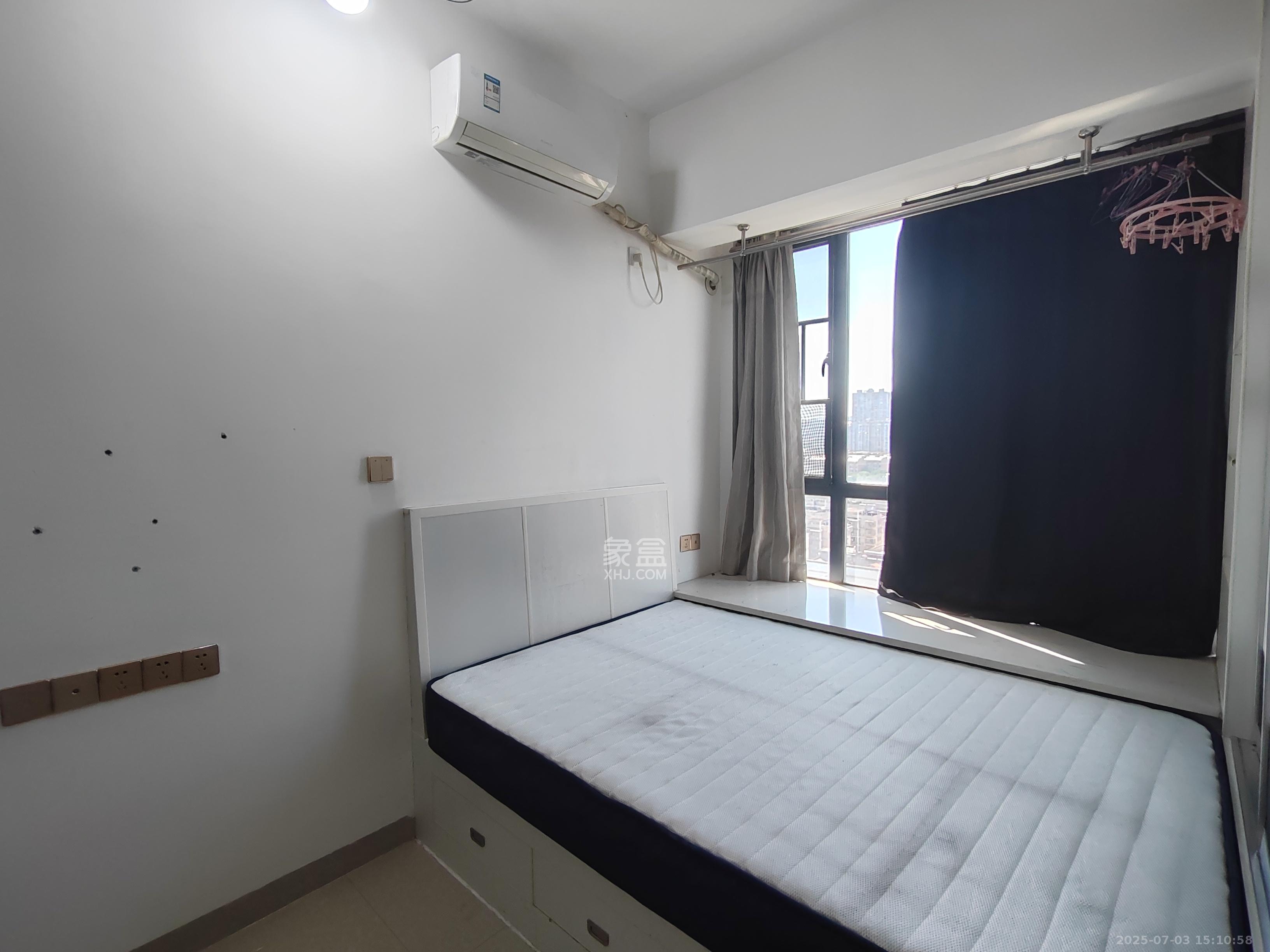 洋湖时代  1室0厅0卫    1100.0元/月 洋湖时代  1室0厅0卫    1100.0元/月