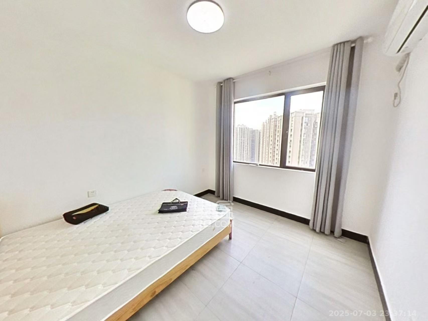 和泓梅溪四季 4室2厅2卫 3700.0元/月 和泓梅溪四季 4室2厅2卫 3700.0元/月室内图