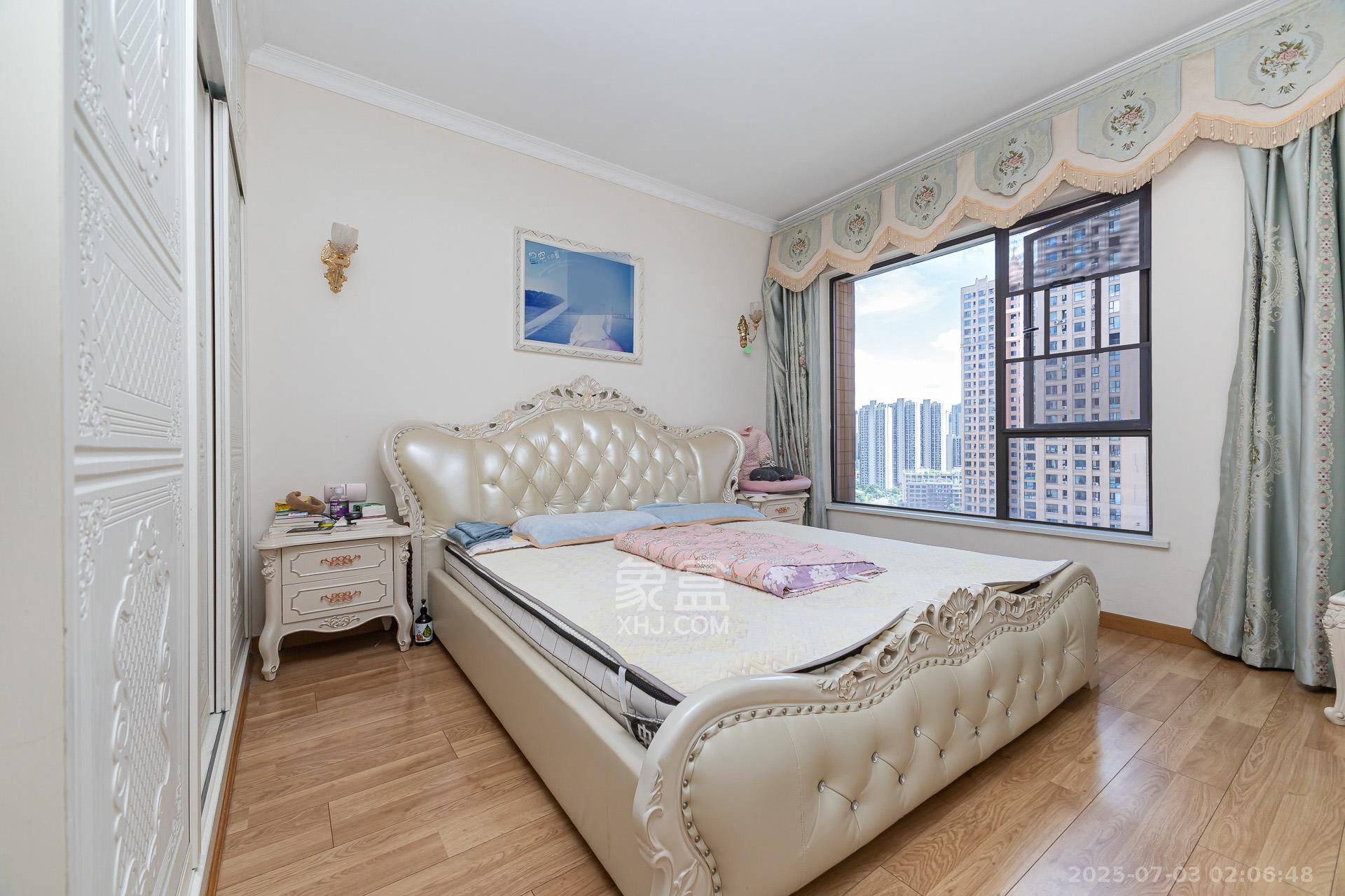 润和又一城 4室2厅2卫 125.0万 润和又一城 4室2厅2卫 125.0万卧室