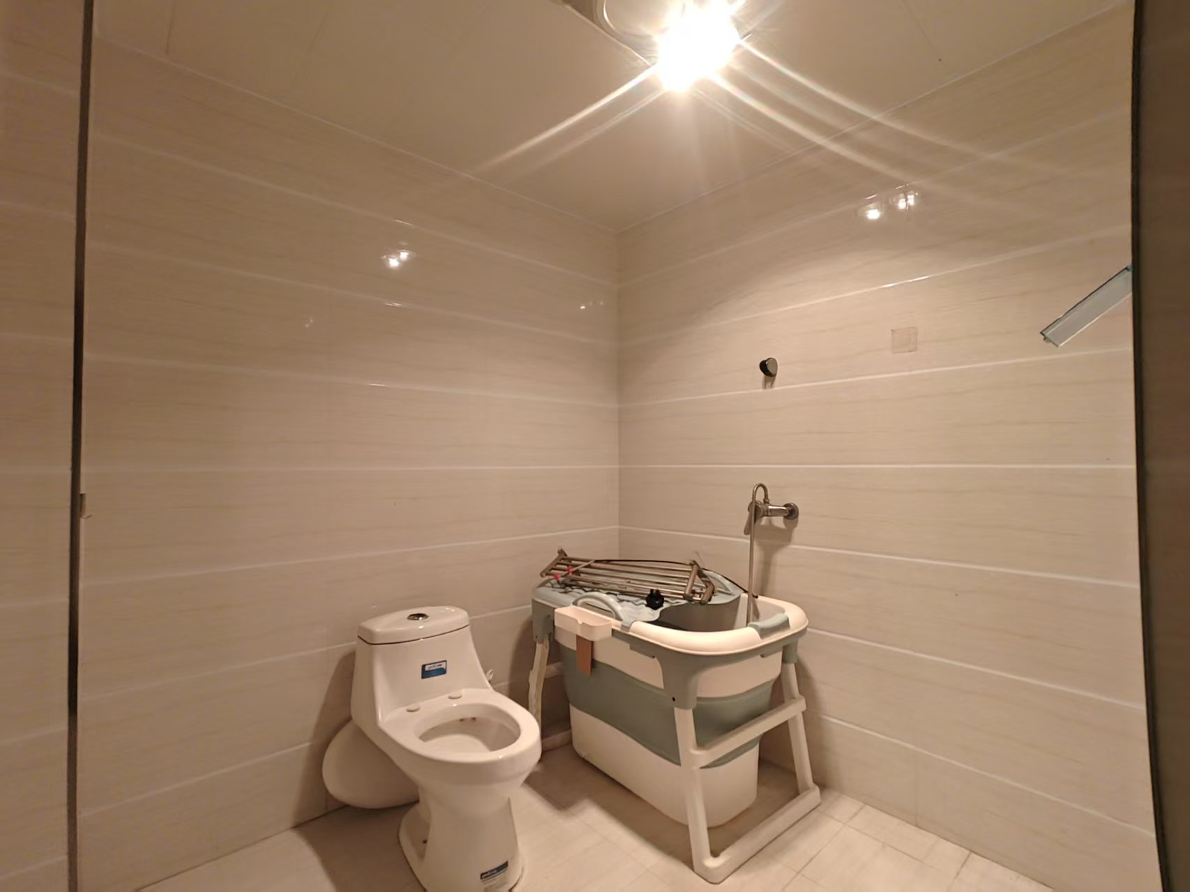 明月小区 3室2厅2卫 1180.0元/月 明月小区 3室2厅2卫 1180.0元/月室内图