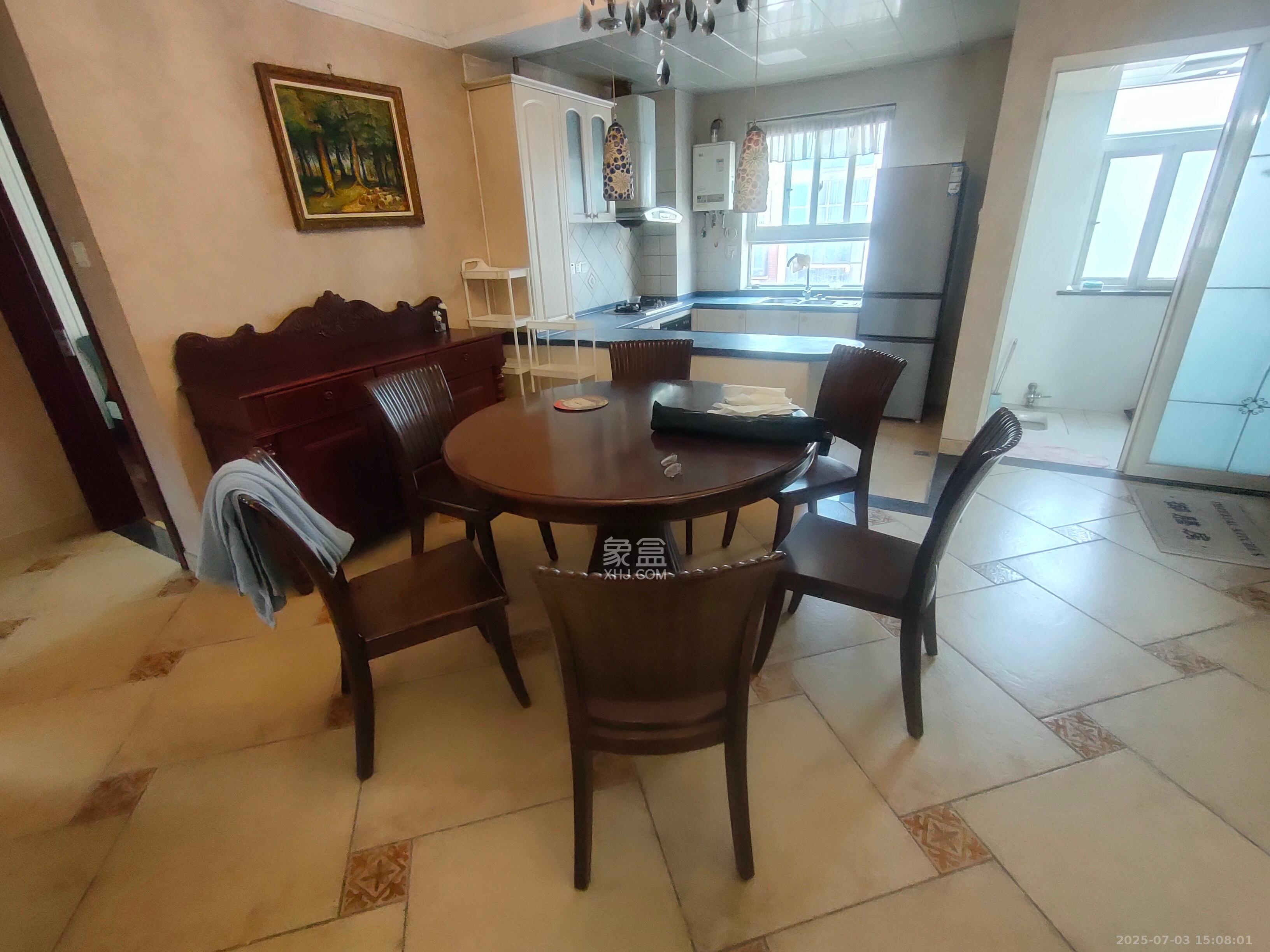 鸿景雅苑 3室2厅2卫 3600.0元/月 鸿景雅苑 3室2厅2卫 3600.0元/月室内图