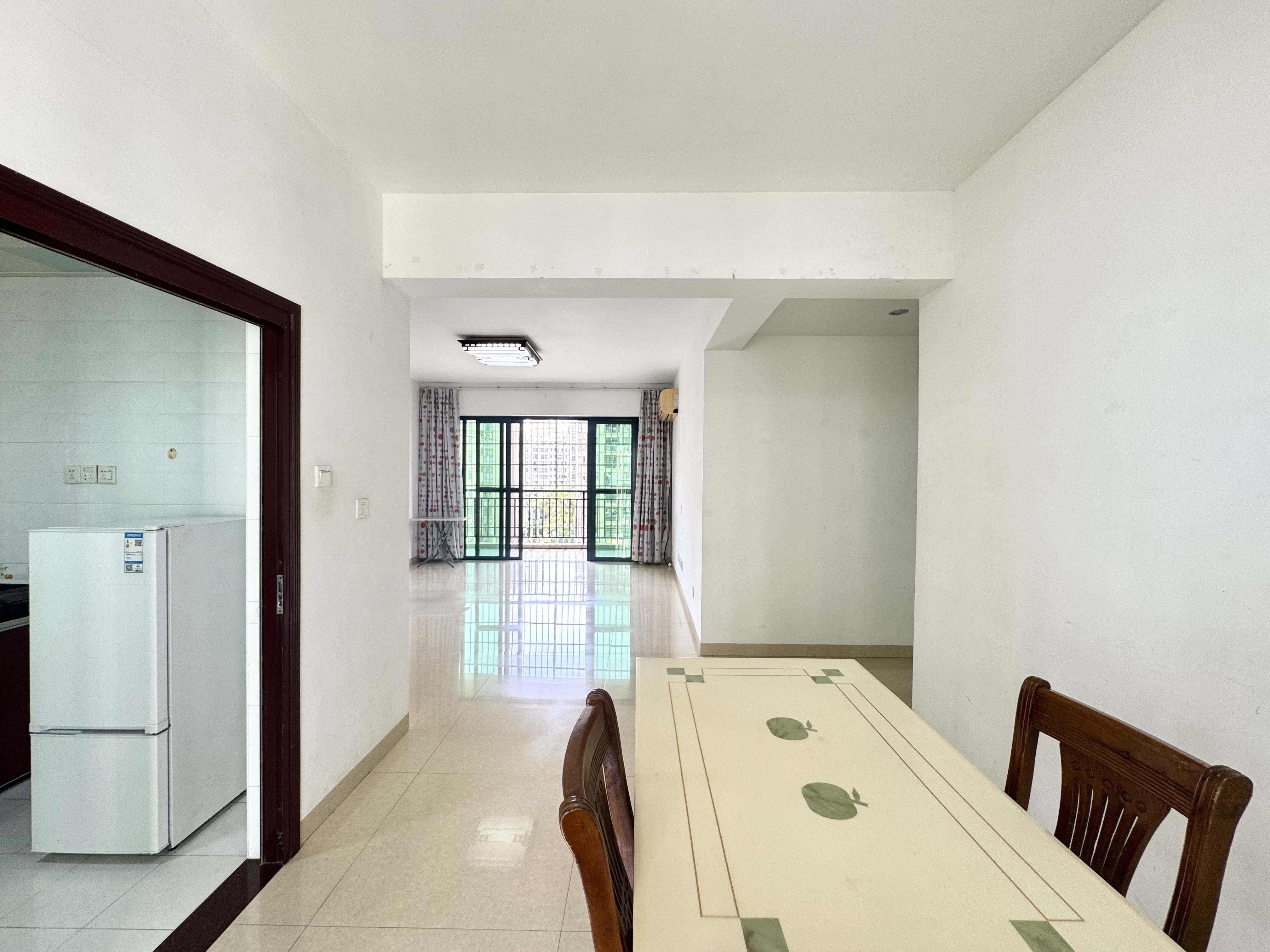 碧湖家园  3室2厅2卫    2700.0元/月 碧湖家园  3室2厅2卫    2700.0元/月室内图