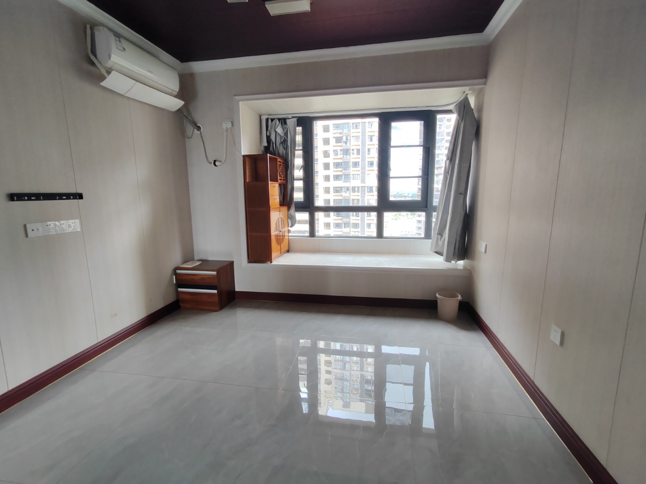 万达广场骏豪仕家(万达公馆) 4室2厅2卫 189.0万 万达广场骏豪仕家(万达公馆) 4室2厅2卫 189.0万室内图