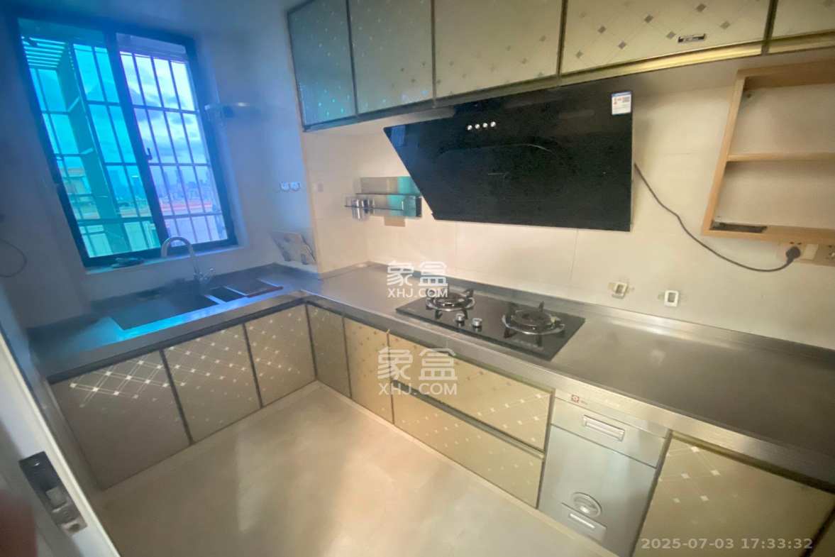 西韵佳苑  3室2厅2卫    3500.0元/月 西韵佳苑  3室2厅2卫    3500.0元/月室内图