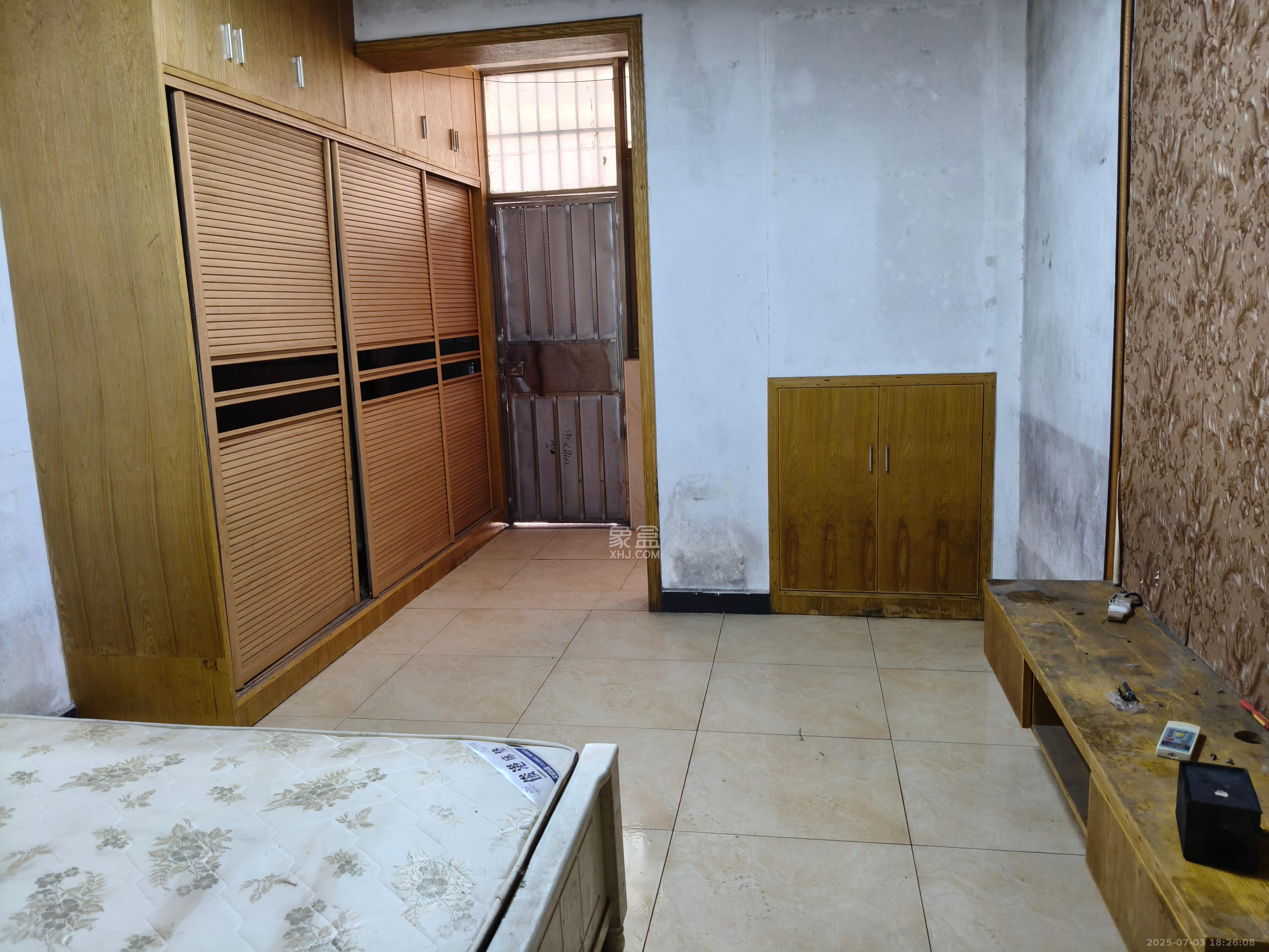阿弥岭一片（长沙制药厂宿舍）  2室1厅1卫   1600.00元/月