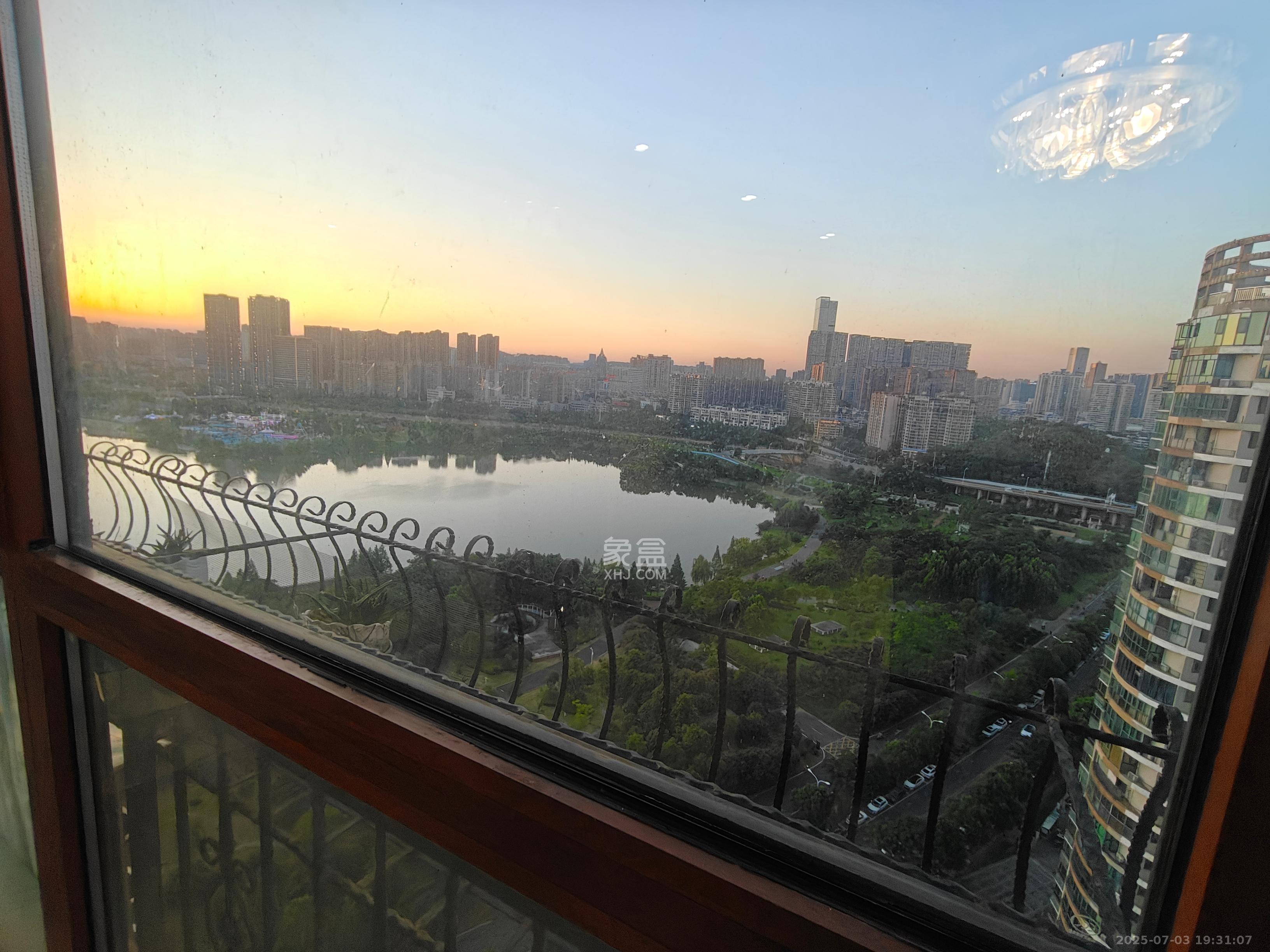 湖韵佳苑  3室2厅1卫   3500.00元/月室内图