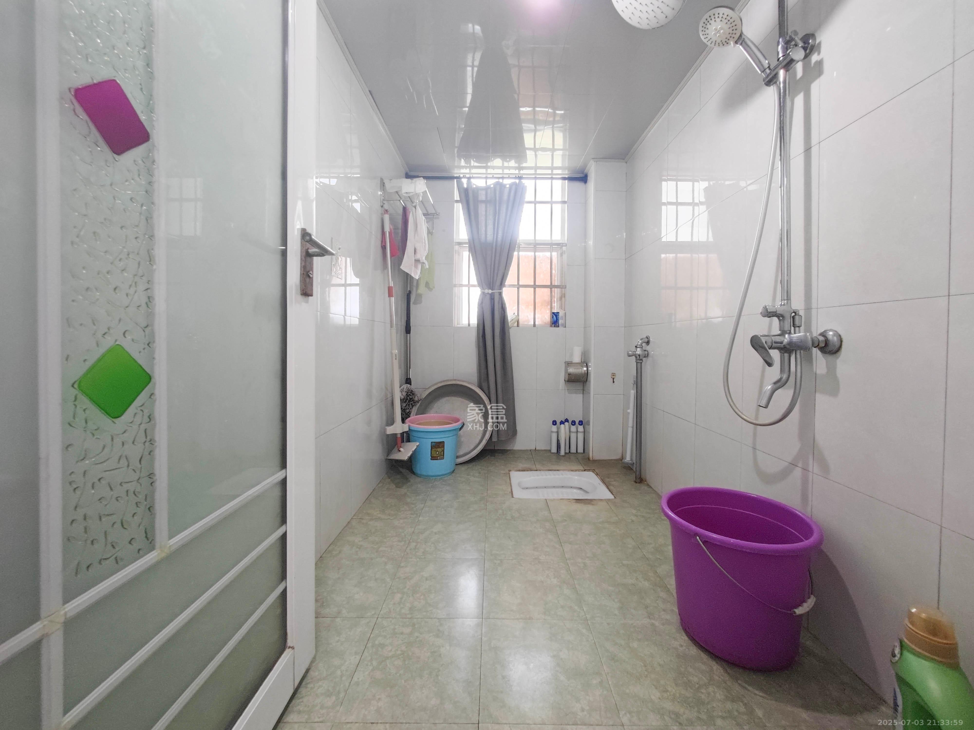 山水庭院 3室2厅2卫 75.8万 山水庭院 3室2厅2卫 75.8万卫生间