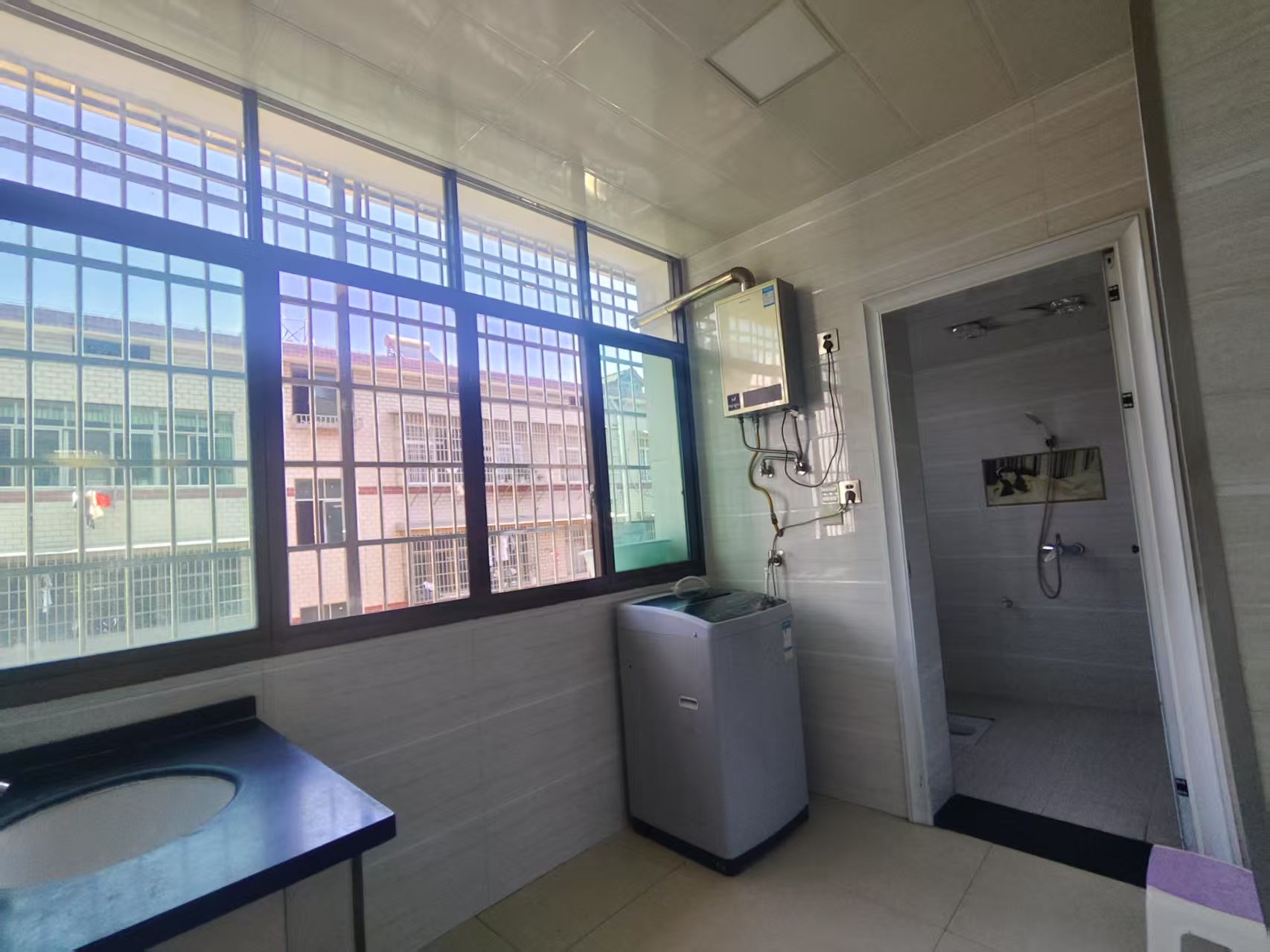 明月小区 3室2厅2卫 1180.0元/月 明月小区 3室2厅2卫 1180.0元/月室内图