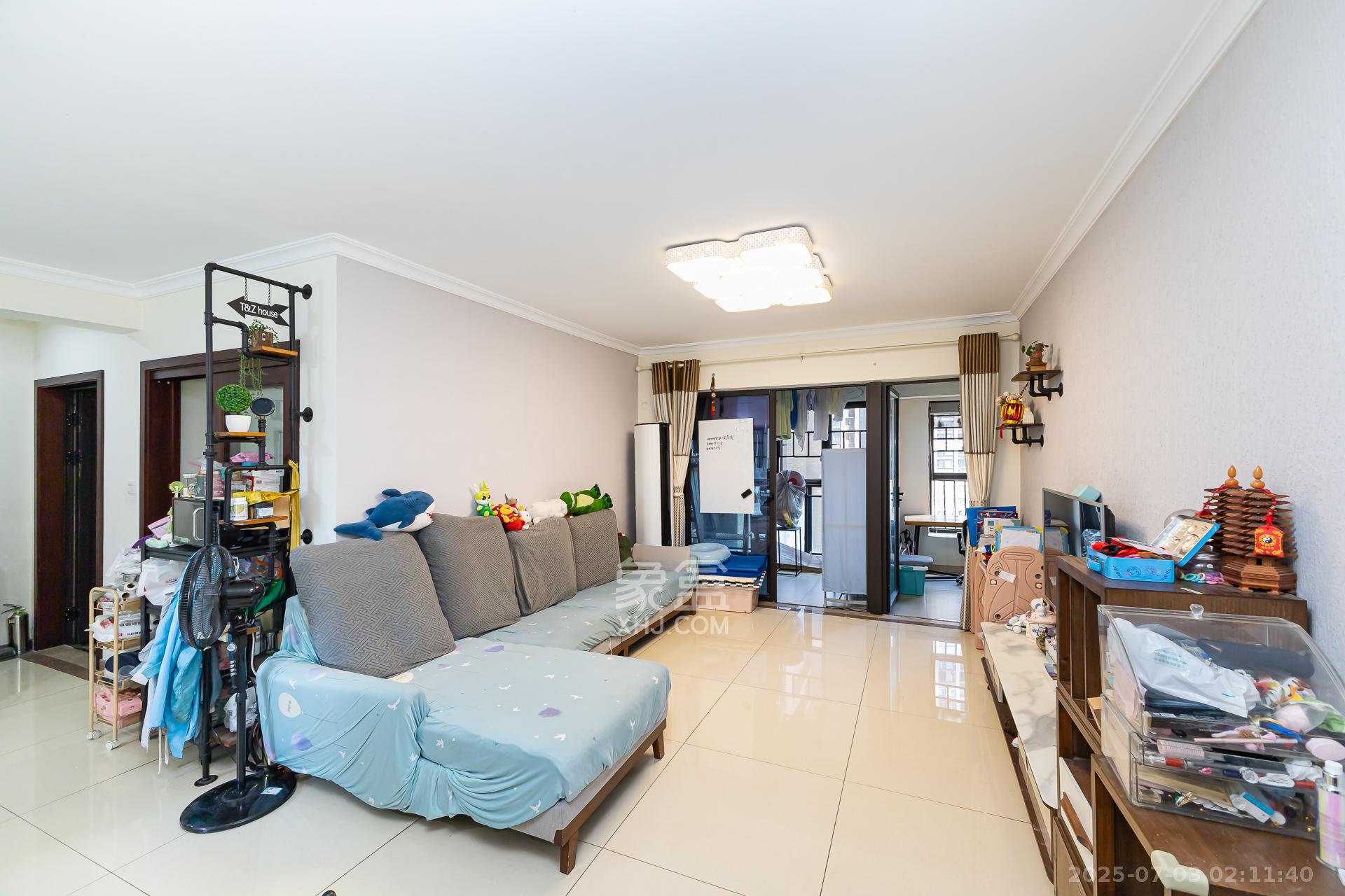 时代倾城一期 1室2厅1卫 85.0万 时代倾城一期 1室2厅1卫 85.0万客厅