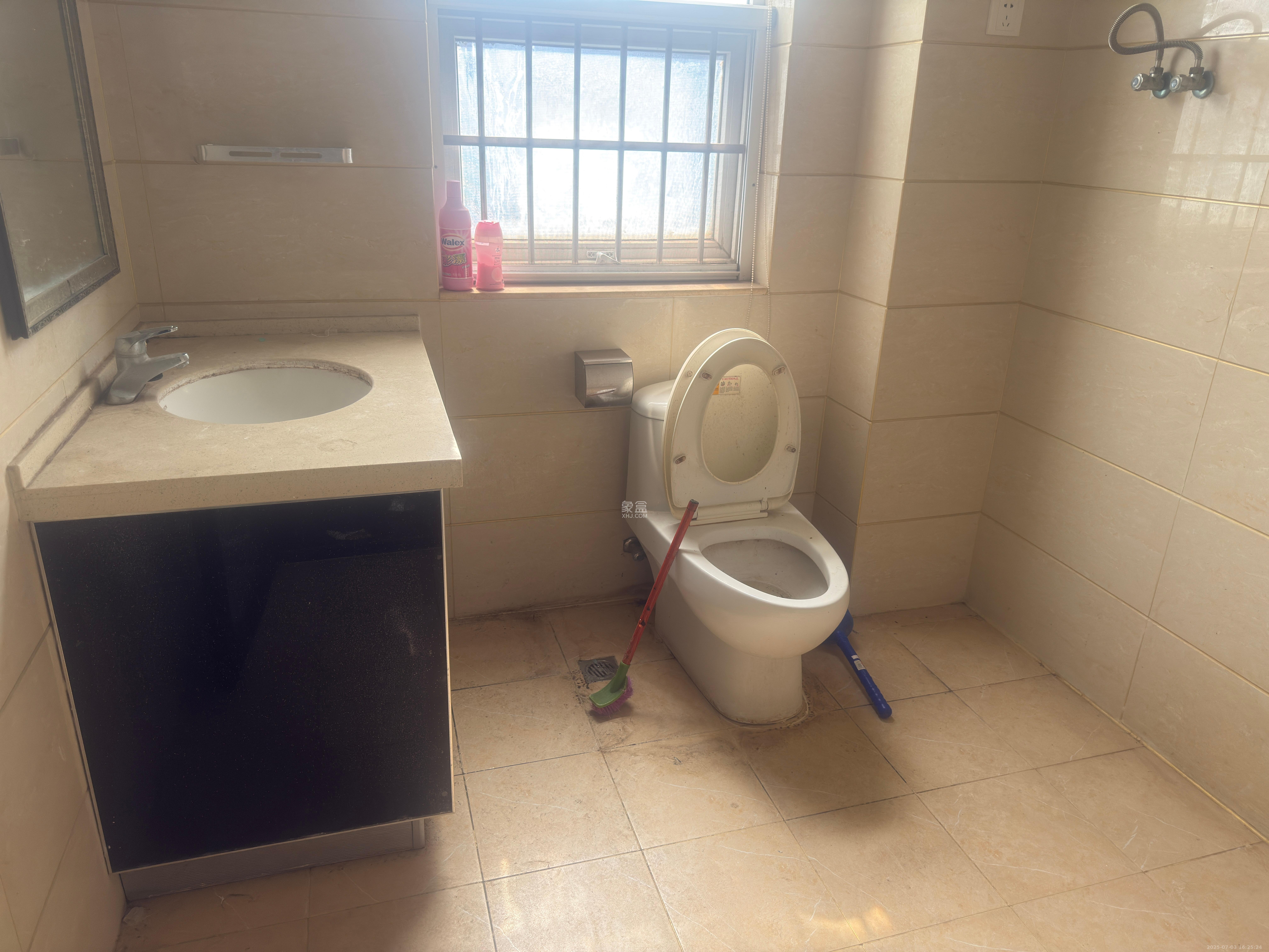 水映青山 3室2厅2卫 2600.0元/月 水映青山 3室2厅2卫 2600.0元/月室内图