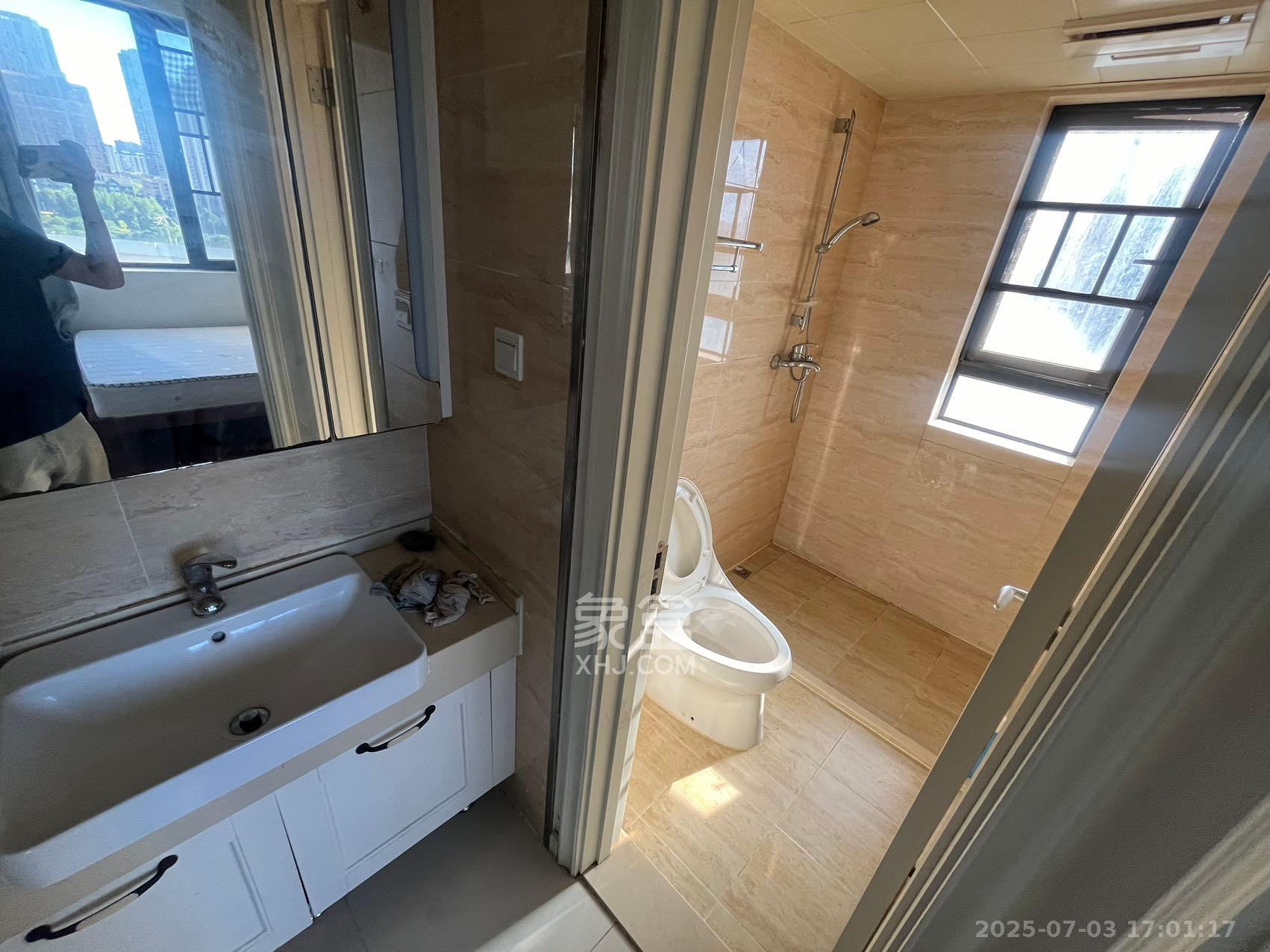 万科魅力之城观澜里 4室2厅2卫 2500.0元/月 万科魅力之城观澜里 4室2厅2卫 2500.0元/月室内图