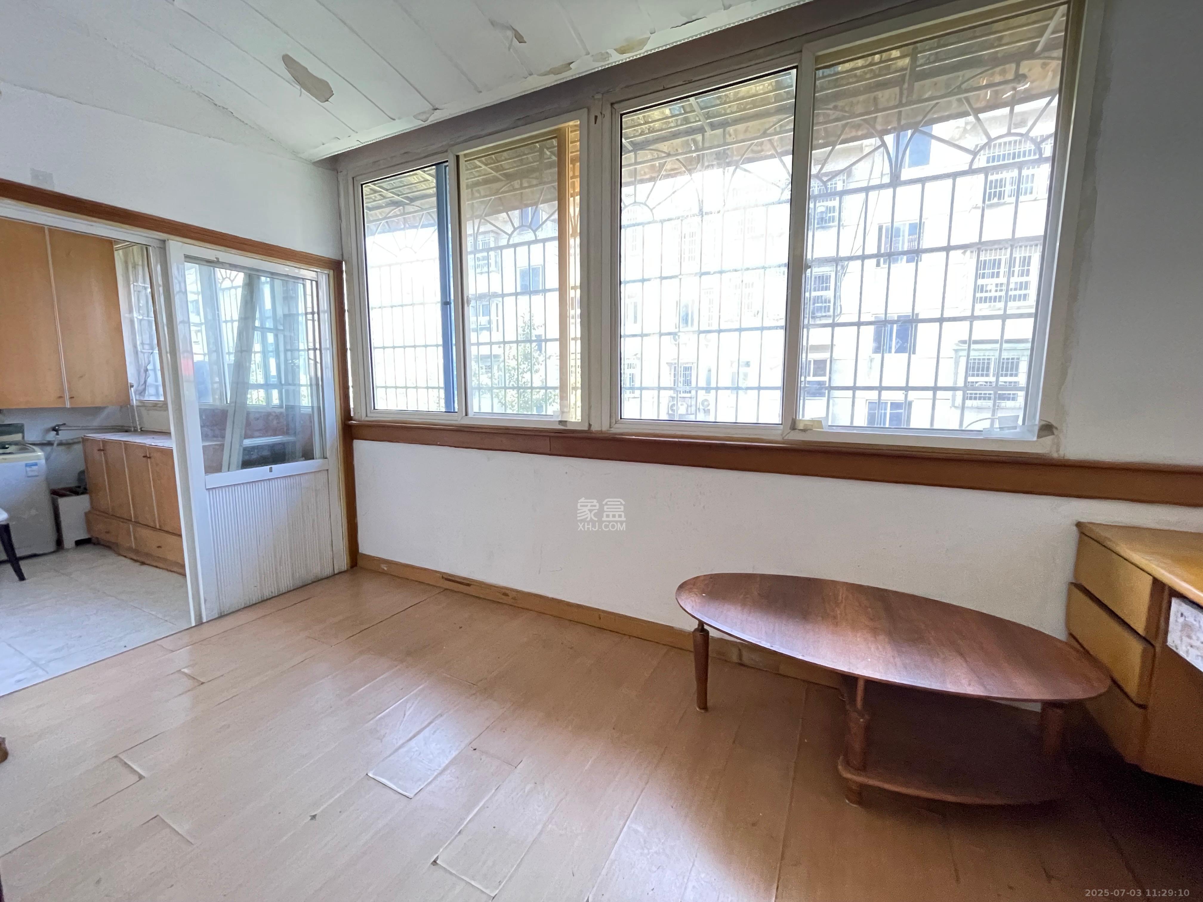 荷花园电信宿舍（天辰荷花苑）  2室1厅1卫   1900.00元/月室内图