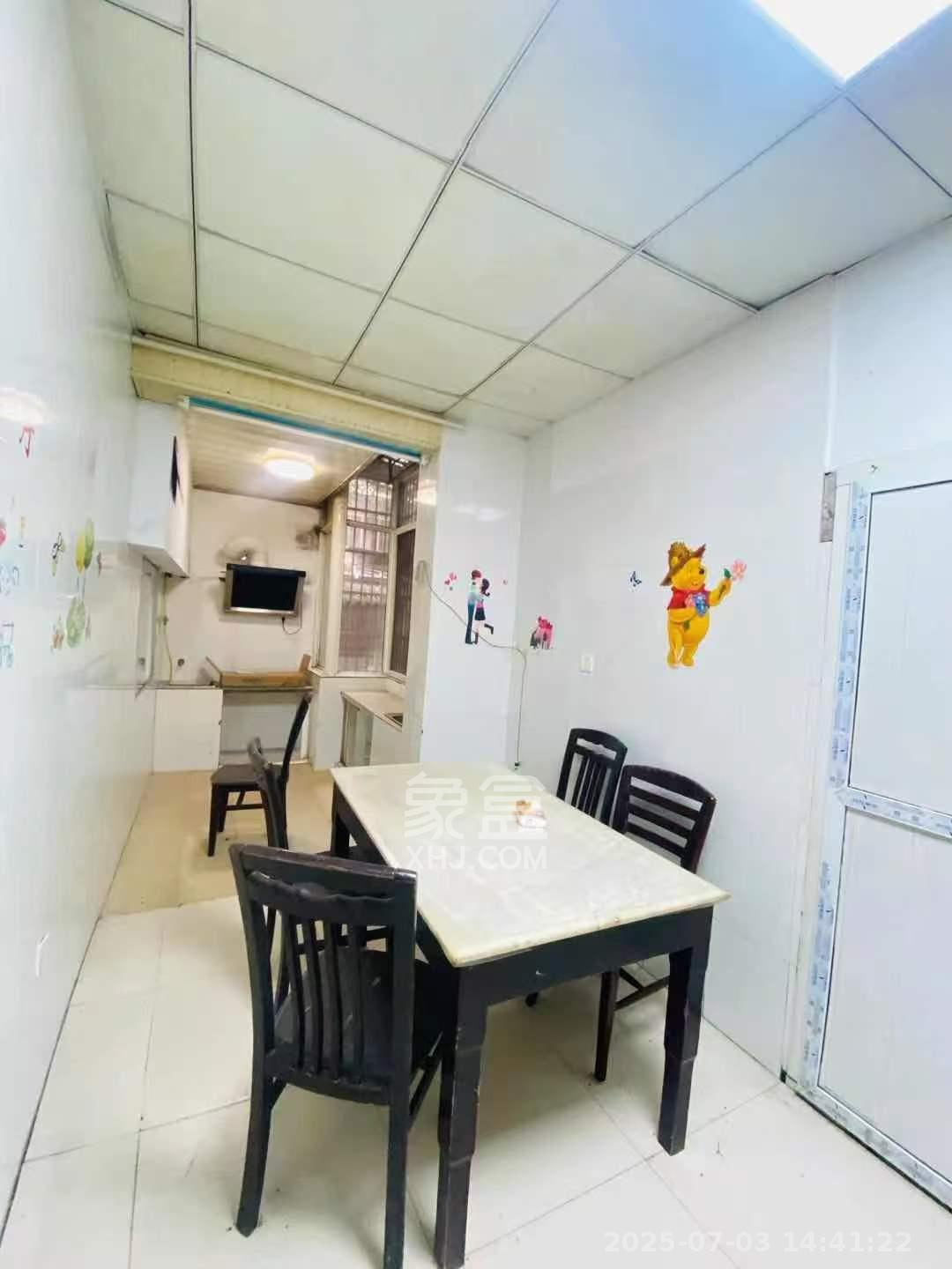 人民新村  3室1厅1卫   2500.00元/月室内图