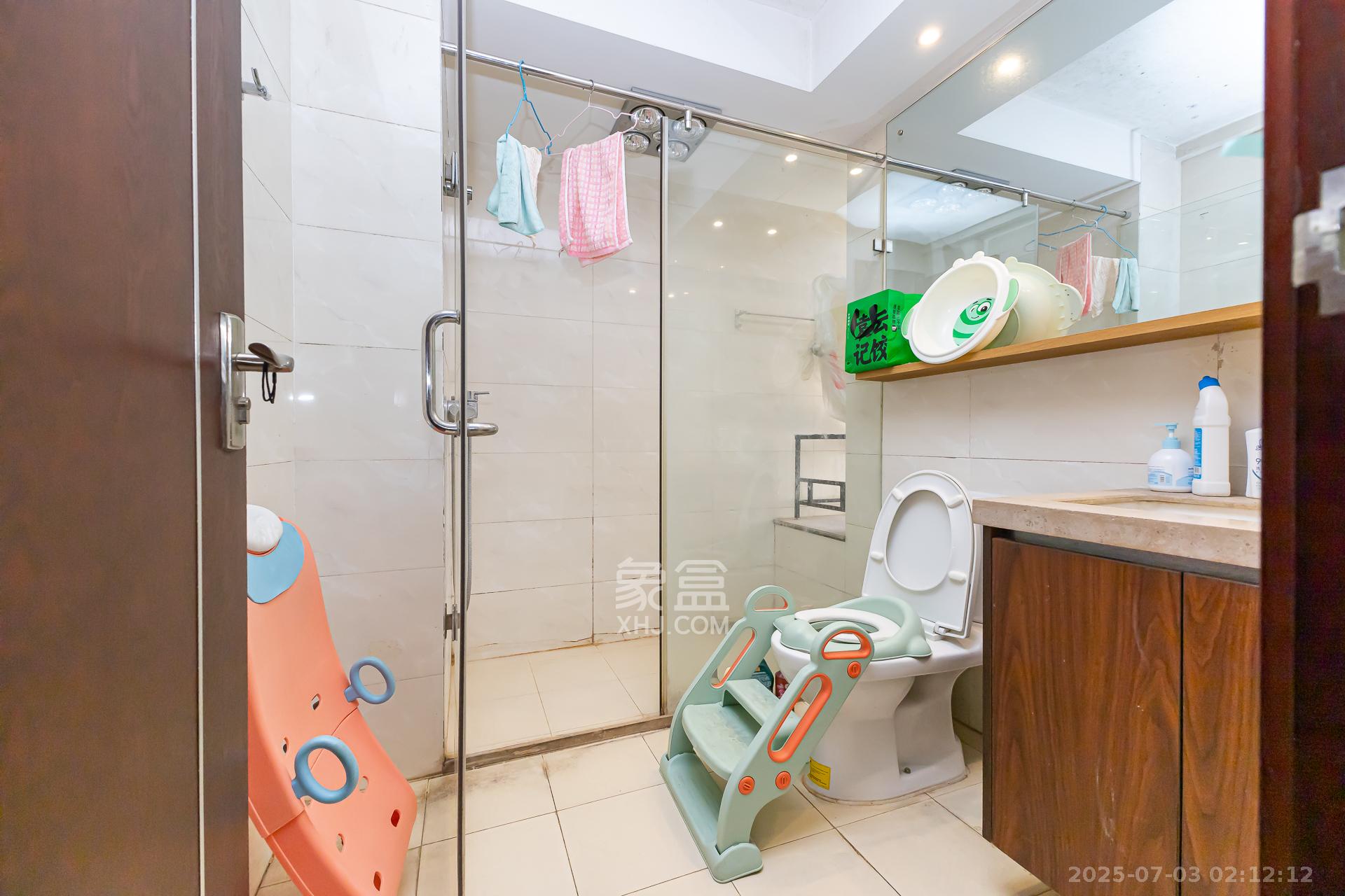 时代倾城一期 1室2厅1卫 85.0万 时代倾城一期 1室2厅1卫 85.0万卫生间