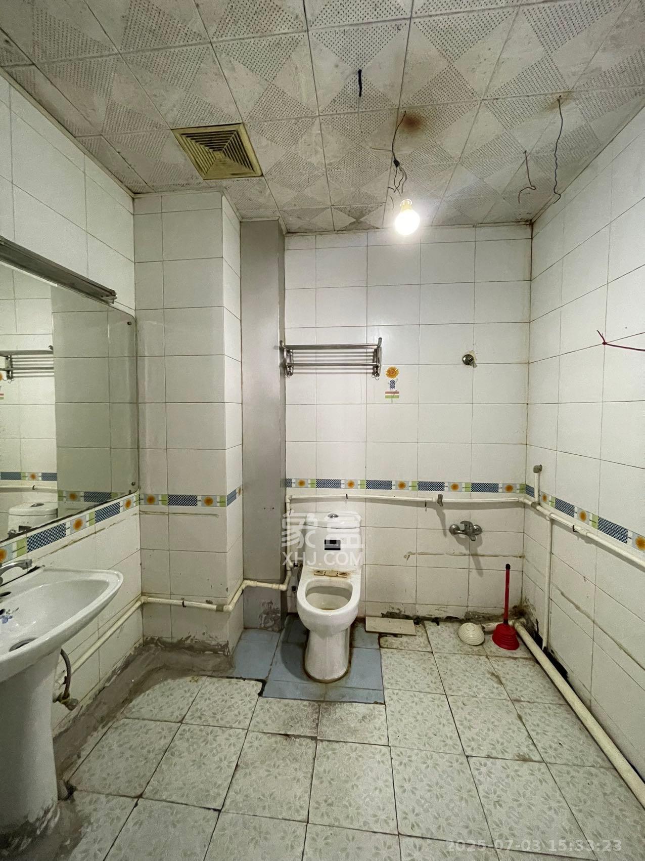 涟源百货城住宅 3室2厅2卫 1699.0元/月 涟源百货城住宅 3室2厅2卫 1699.0元/月室内图