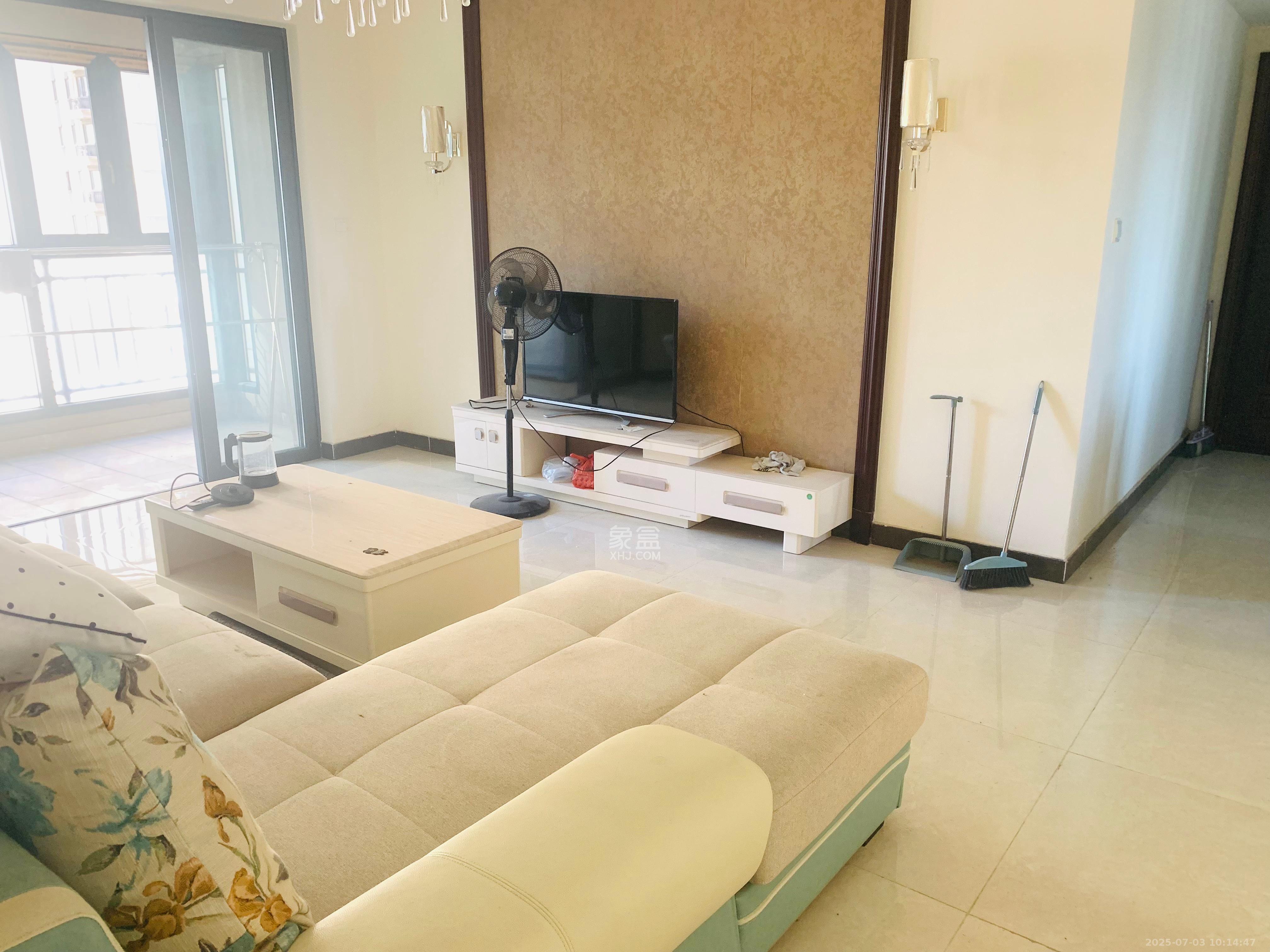 恒大翡翠华庭 3室2厅2卫 2600.0元/月 恒大翡翠华庭 3室2厅2卫 2600.0元/月室内图