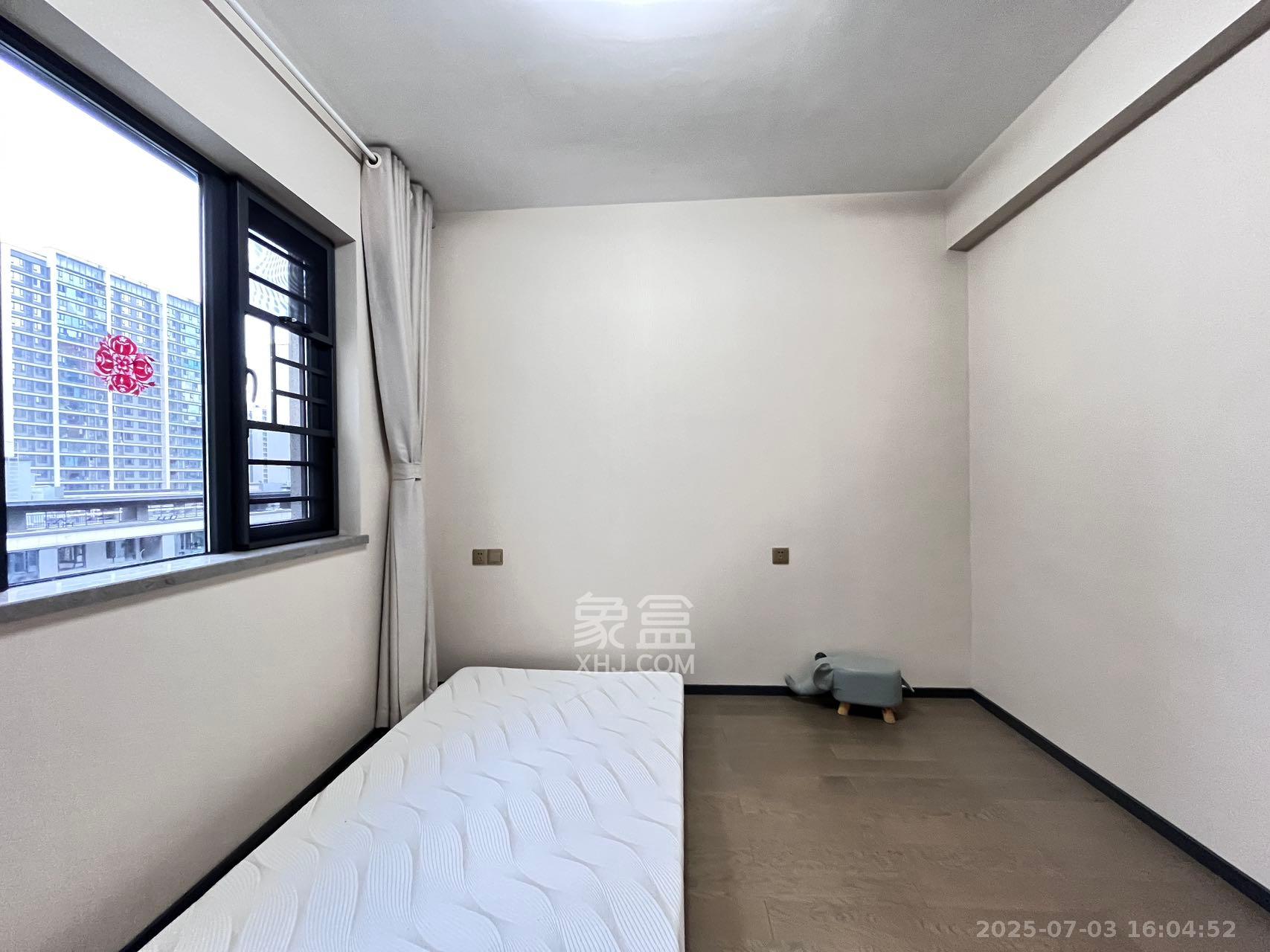 中海阅麓山一期  4室2厅2卫    4500.0元/月 中海阅麓山一期  4室2厅2卫    4500.0元/月室内图