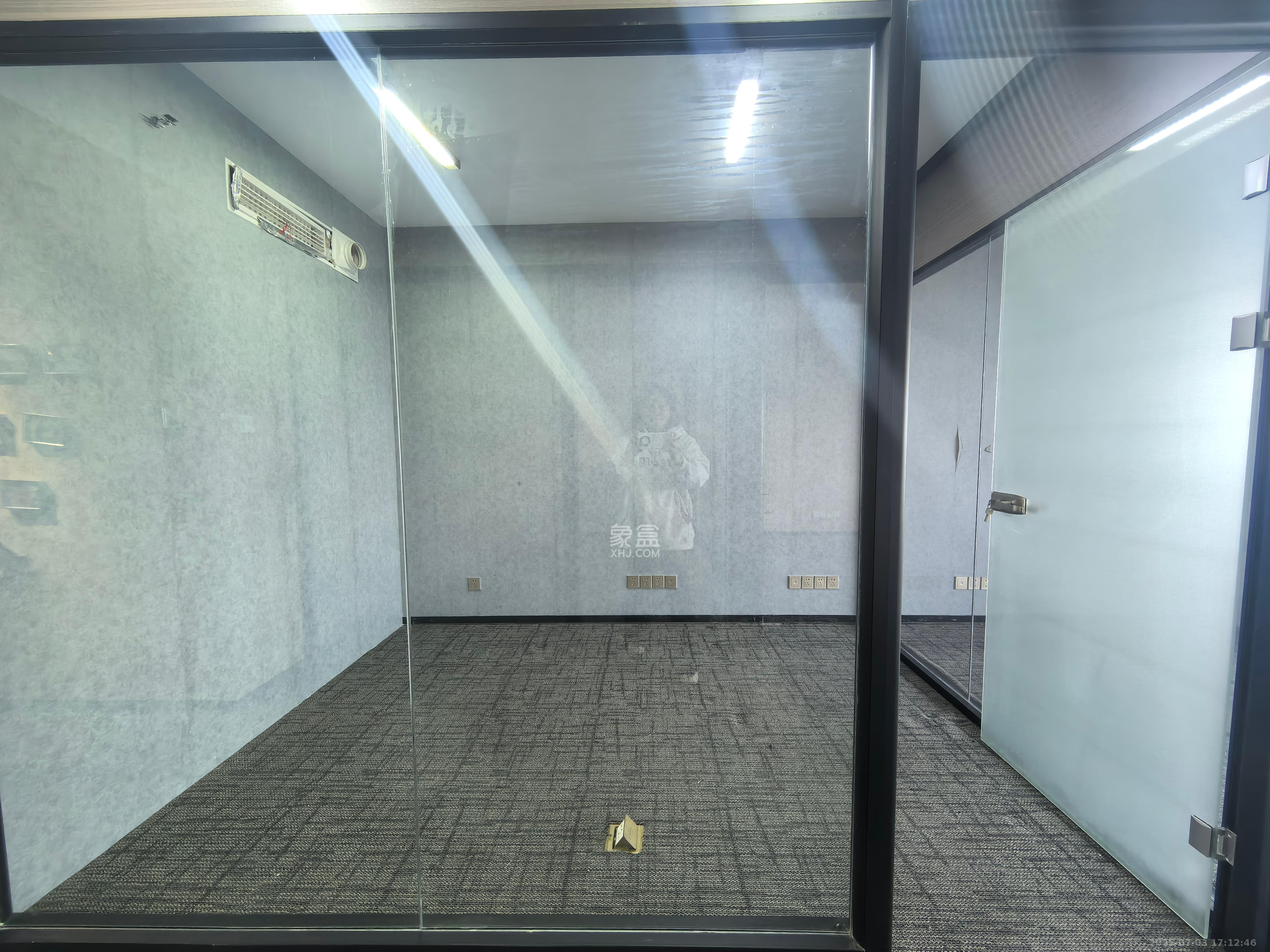 保利国际广场 1室1厅1卫 6500.0元/月 保利国际广场 1室1厅1卫 6500.0元/月室内图