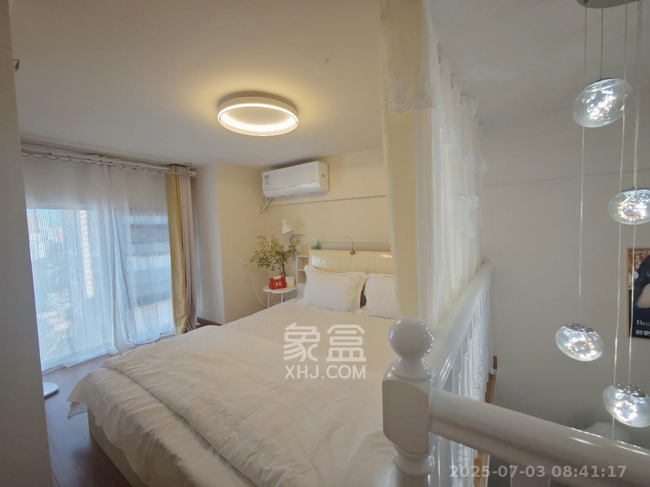 卓越江岸  3室1厅1卫    2800.0元/月