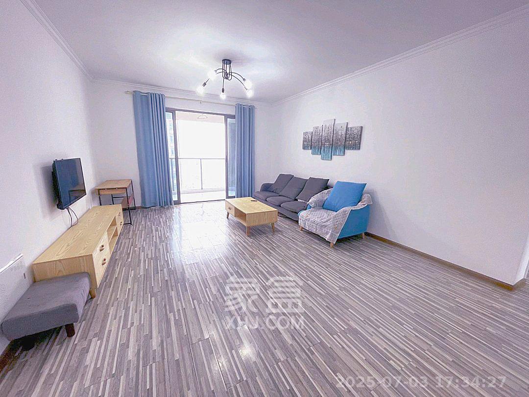 八方小区C区  3室2厅2卫   3500.00元/月室内图