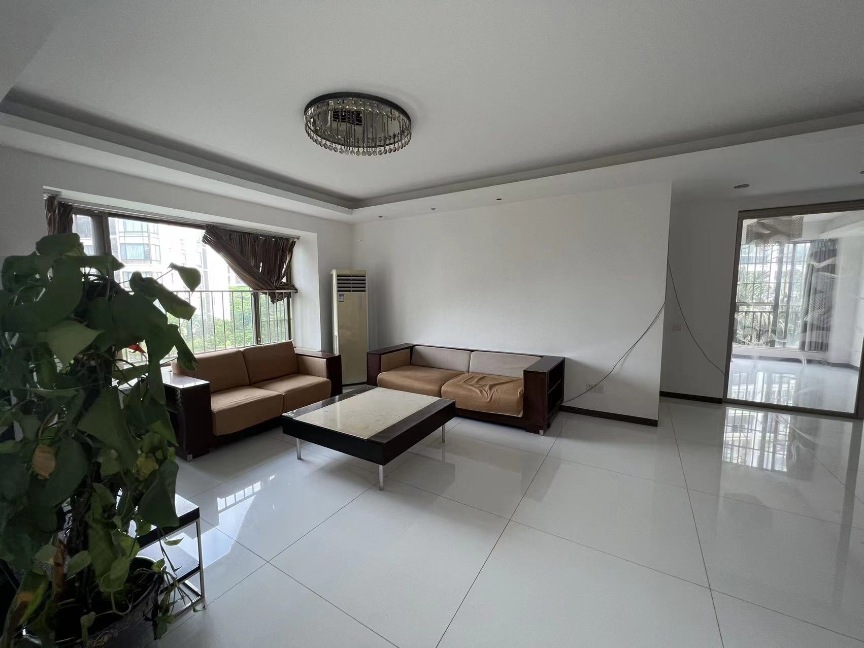 紫园A区  3室2厅2卫    4000.0元/月 紫园A区  3室2厅2卫    4000.0元/月室内图