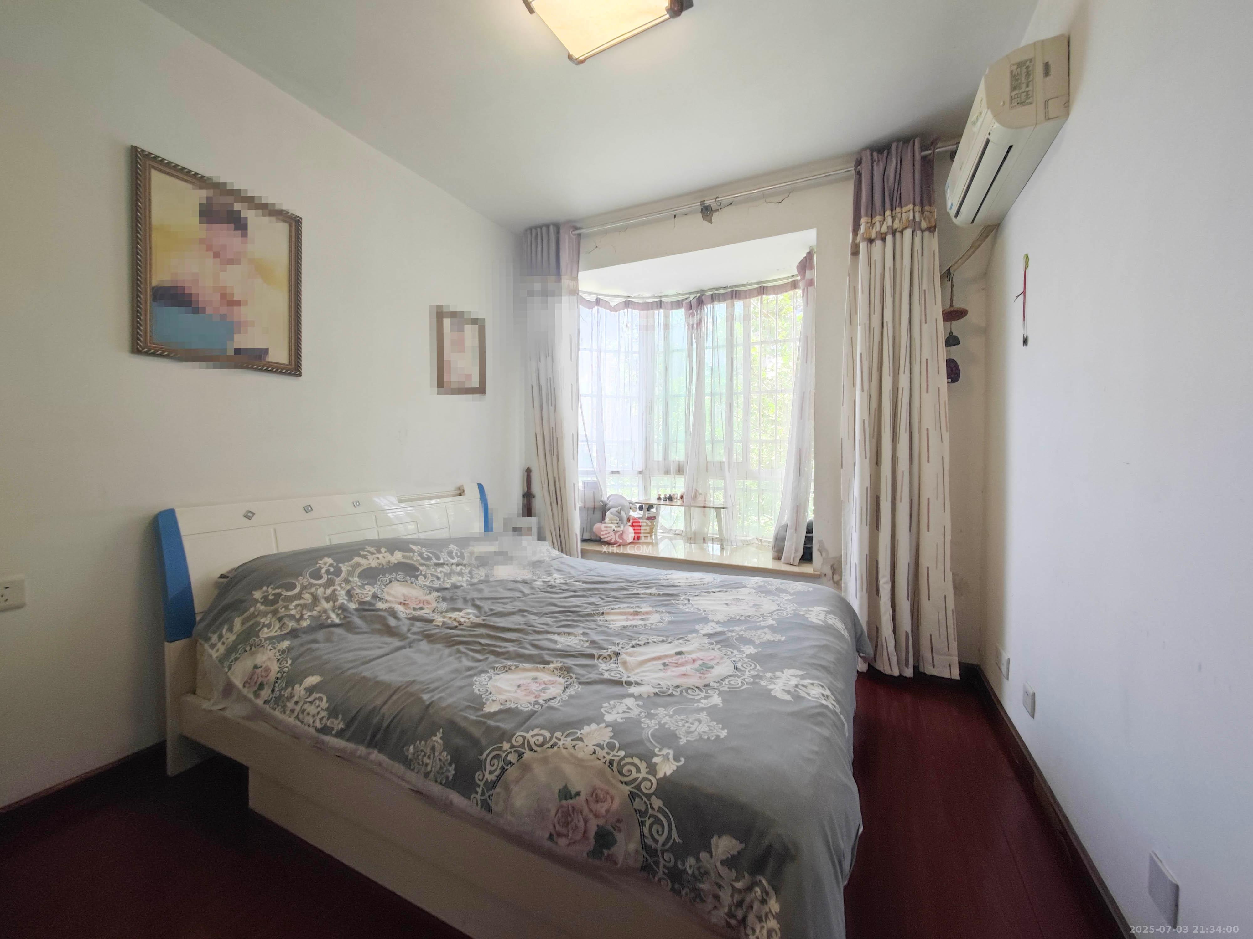 山水庭院 3室2厅2卫 75.8万 山水庭院 3室2厅2卫 75.8万卧室