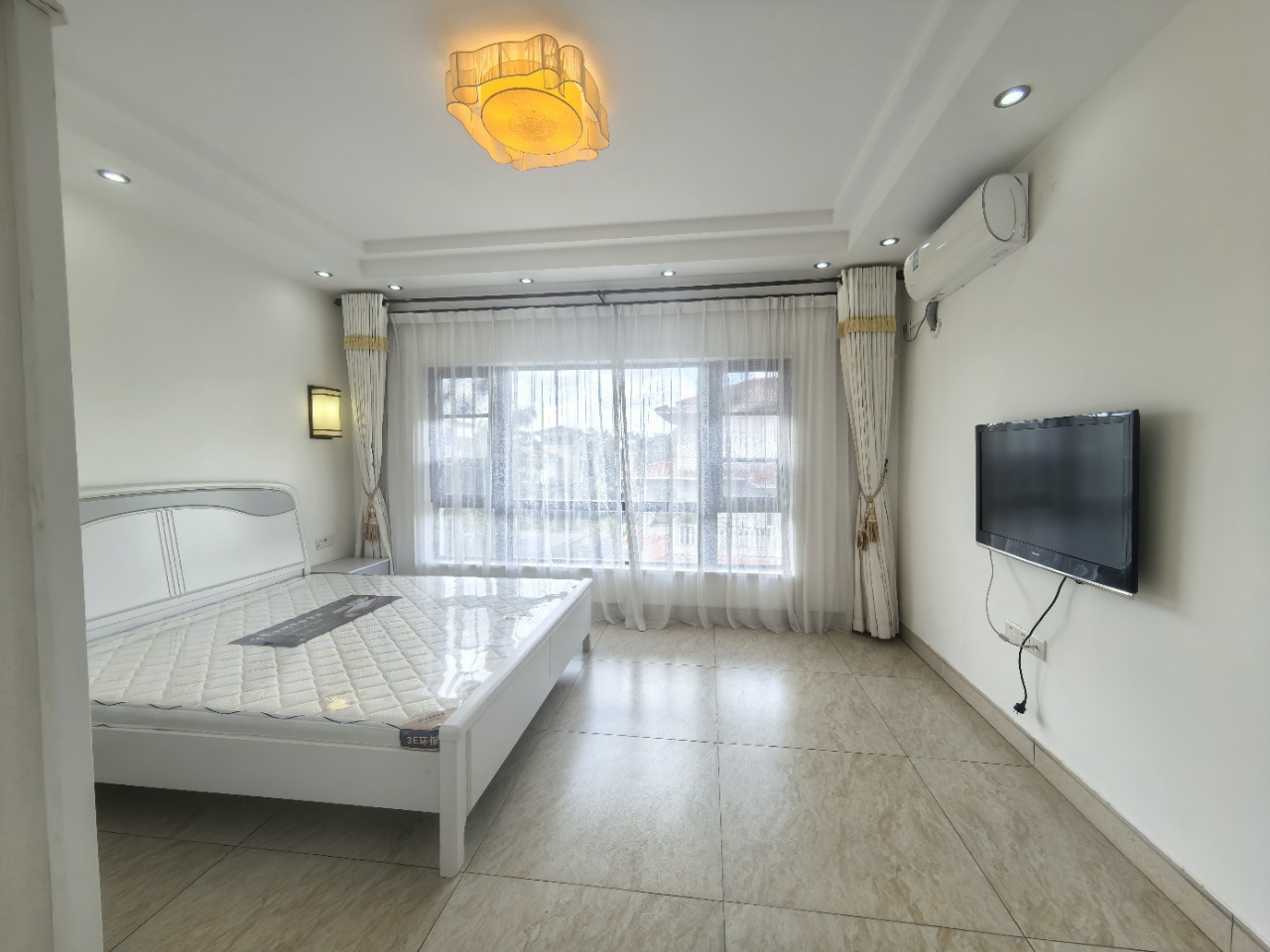 大华西海岸温泉别墅 4室2厅3卫 11000.0元/月 大华西海岸温泉别墅 4室2厅3卫 11000.0元/月室内图