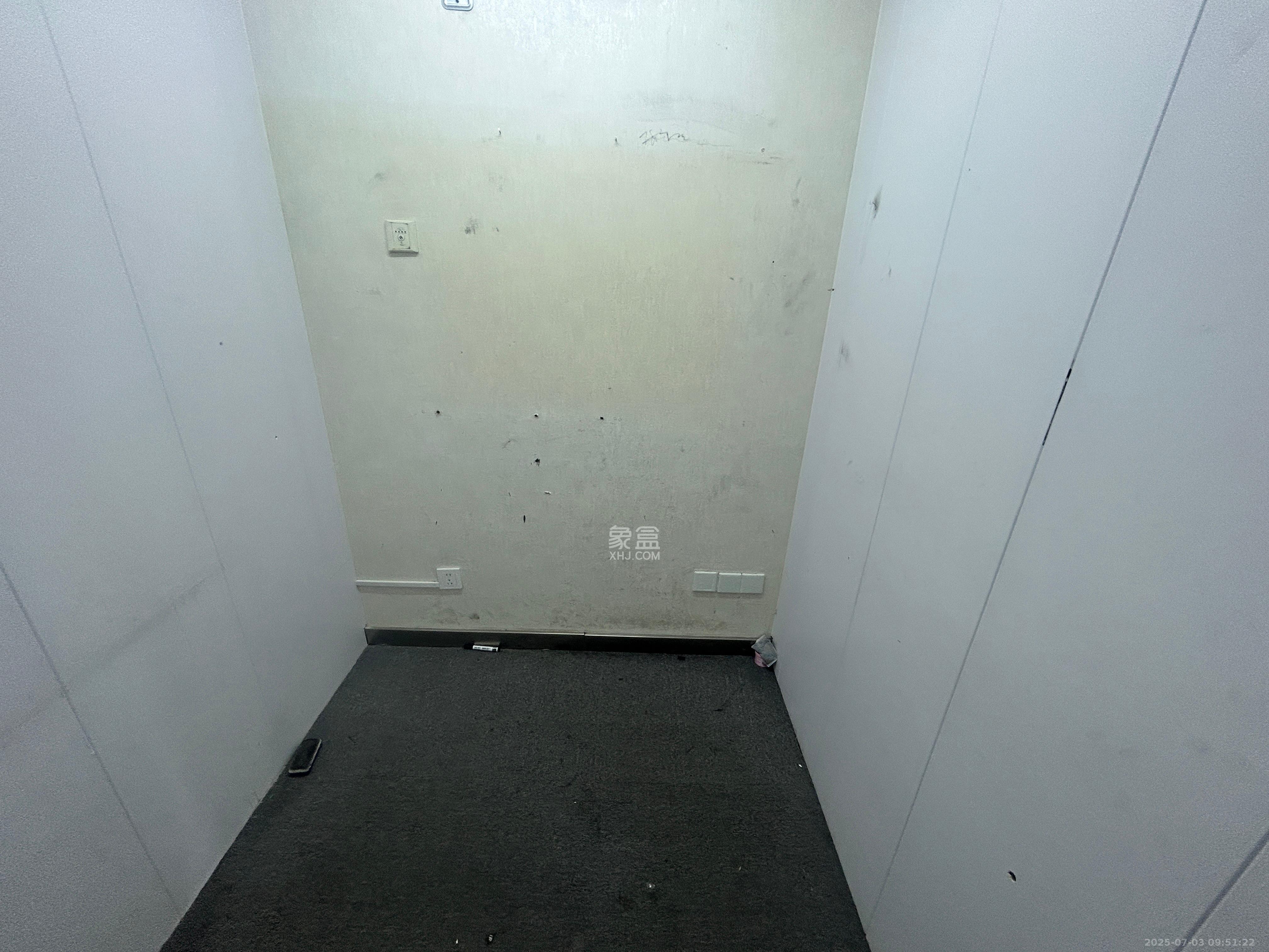 新世纪花苑  1室2厅1卫    4200.0元/月 新世纪花苑  1室2厅1卫    4200.0元/月