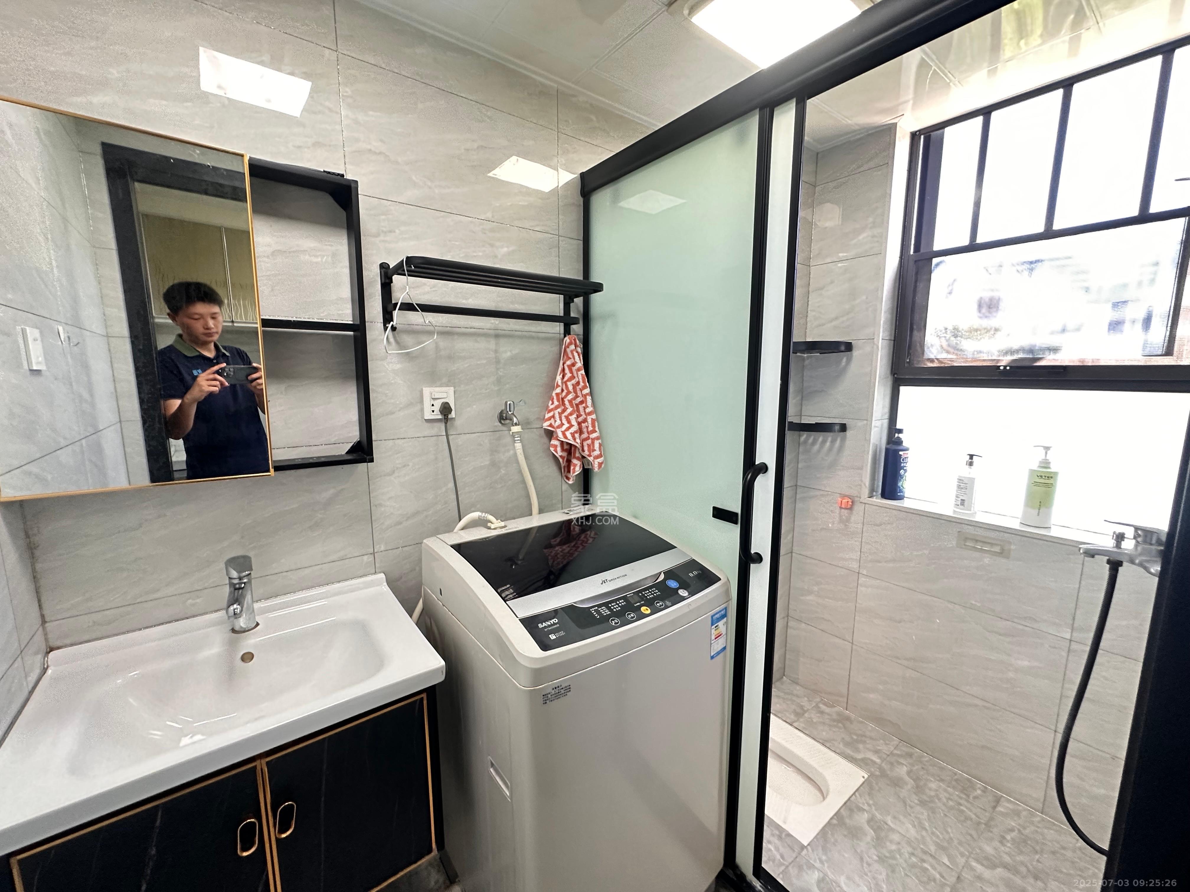 嘉雨兴园  1室1厅1卫    1700.0元/月室内图