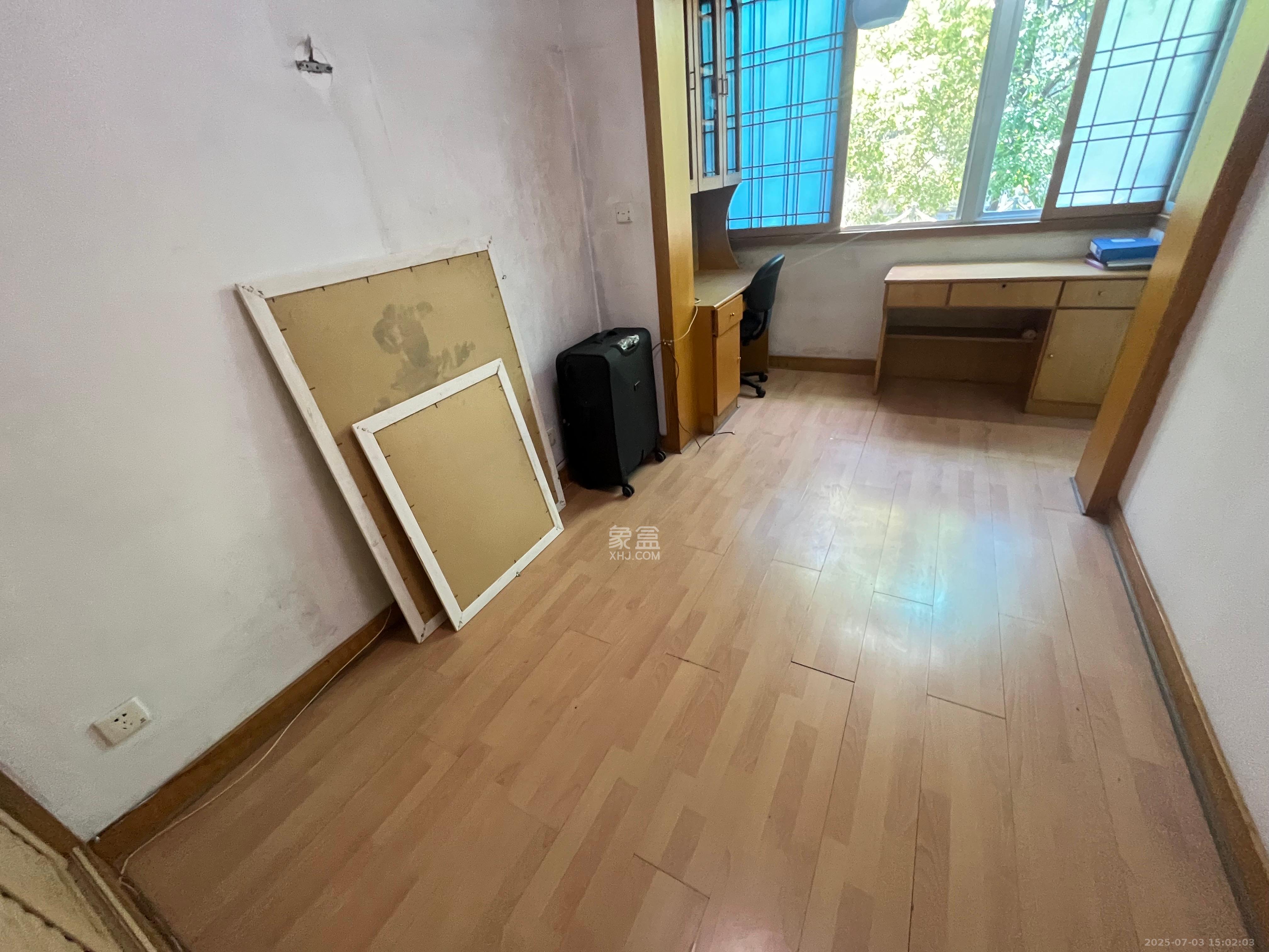 安全厅宿舍阳光小区（湘湖渔场阳光小区)  3室2厅1卫   2400.00元/月室内图