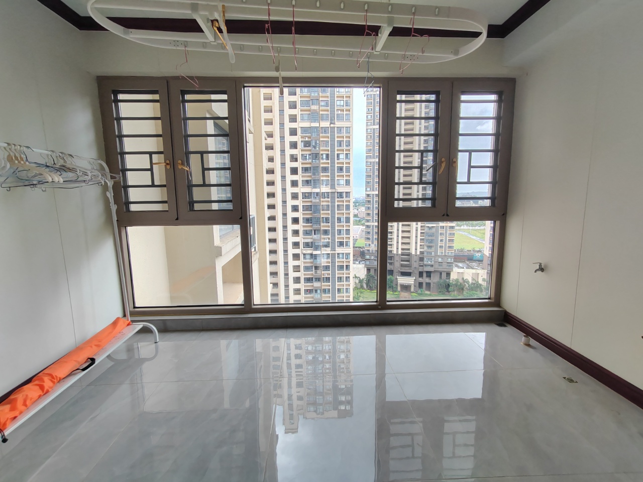 万达广场骏豪仕家(万达公馆) 4室2厅2卫 189.0万 万达广场骏豪仕家(万达公馆) 4室2厅2卫 189.0万室内图