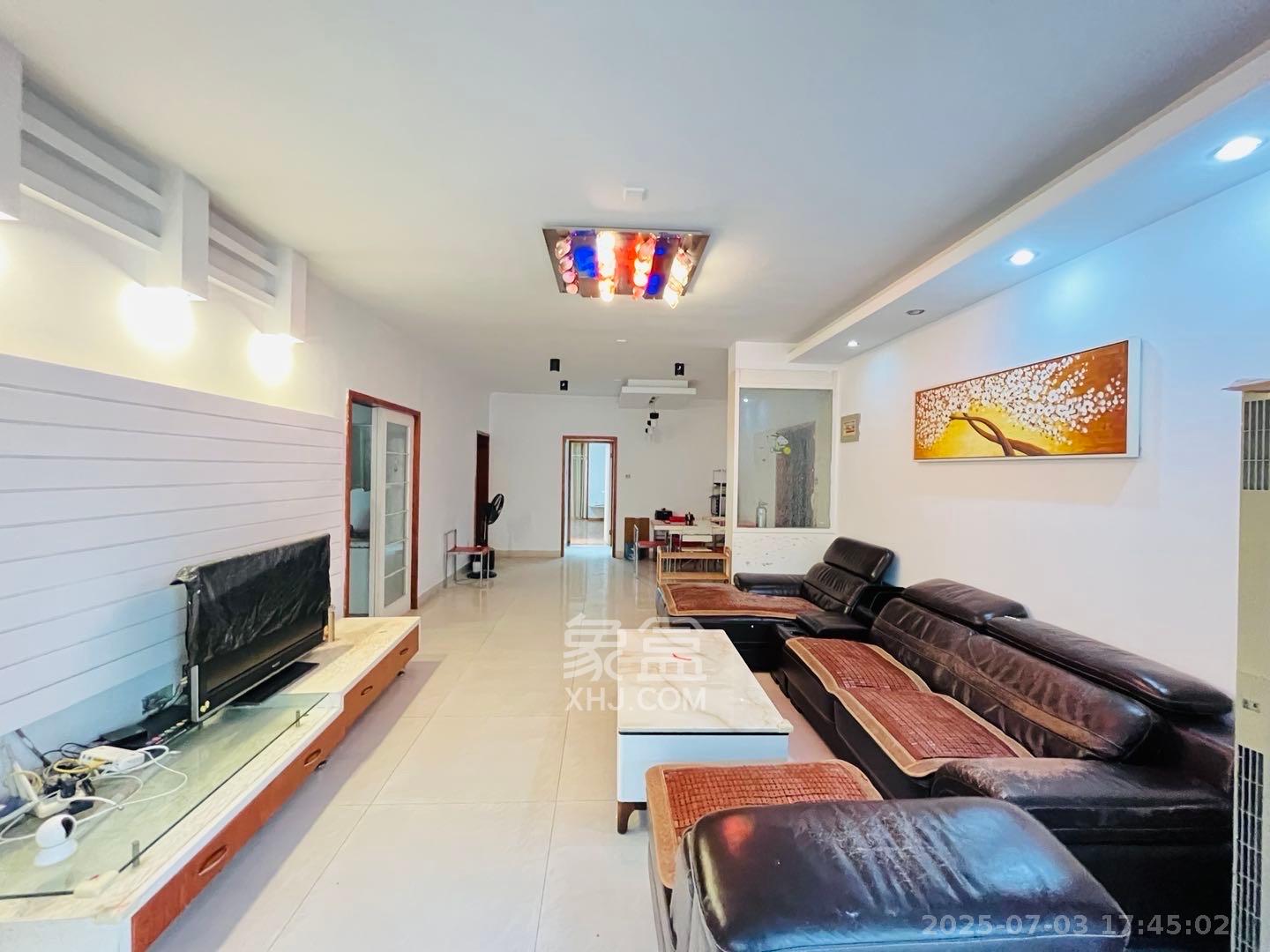 永宏佳园 3室2厅2卫 2500.0元/月 永宏佳园 3室2厅2卫 2500.0元/月室内图