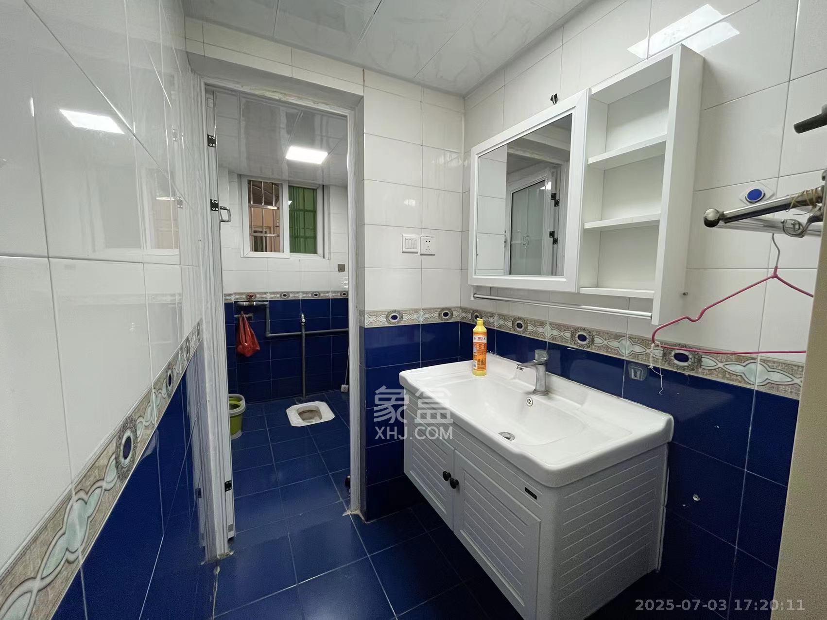 恩瑞麓山名园(龙王港小区) 3室2厅2卫 2500.0元/月 恩瑞麓山名园(龙王港小区) 3室2厅2卫 2500.0元/月室内图