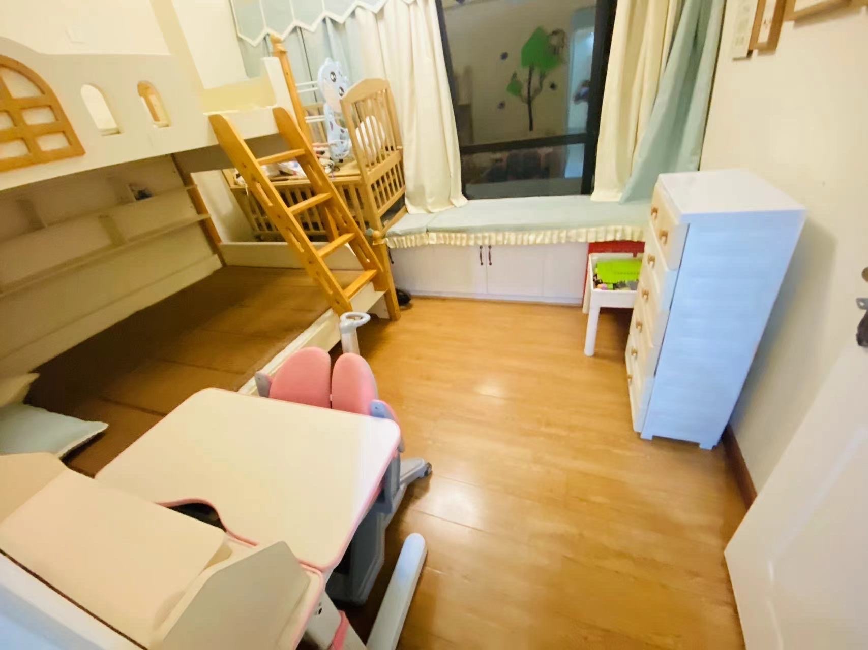 珠江帝景山庄  3室2厅1卫    2000.0元/月室内图
