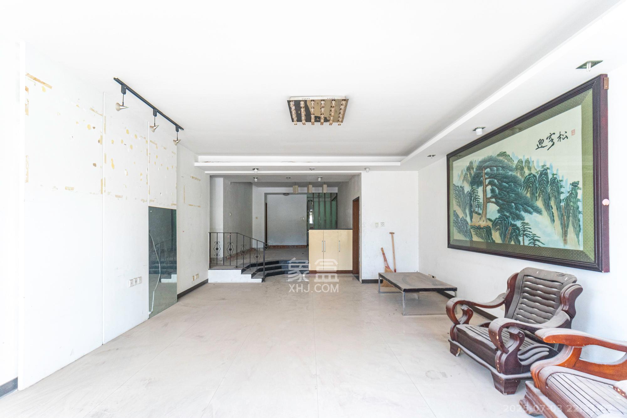 农行金穗小区(农行金穗家园)  4室2厅2卫    79.8万 农行金穗小区(农行金穗家园)  4室2厅2卫    79.8万客厅