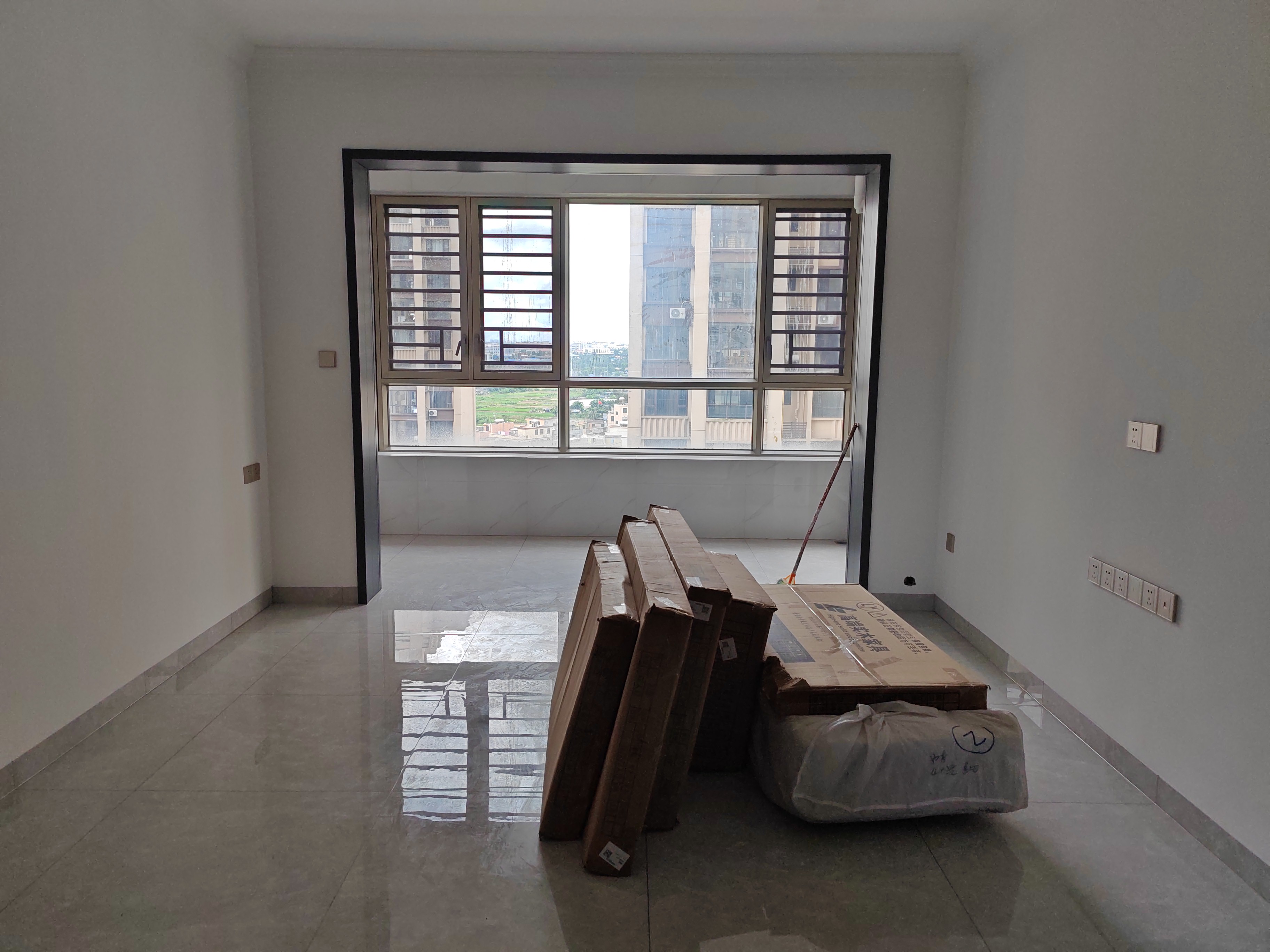 恩祥新城 4室1厅2卫 4000.0元/月 恩祥新城 4室1厅2卫 4000.0元/月室内图