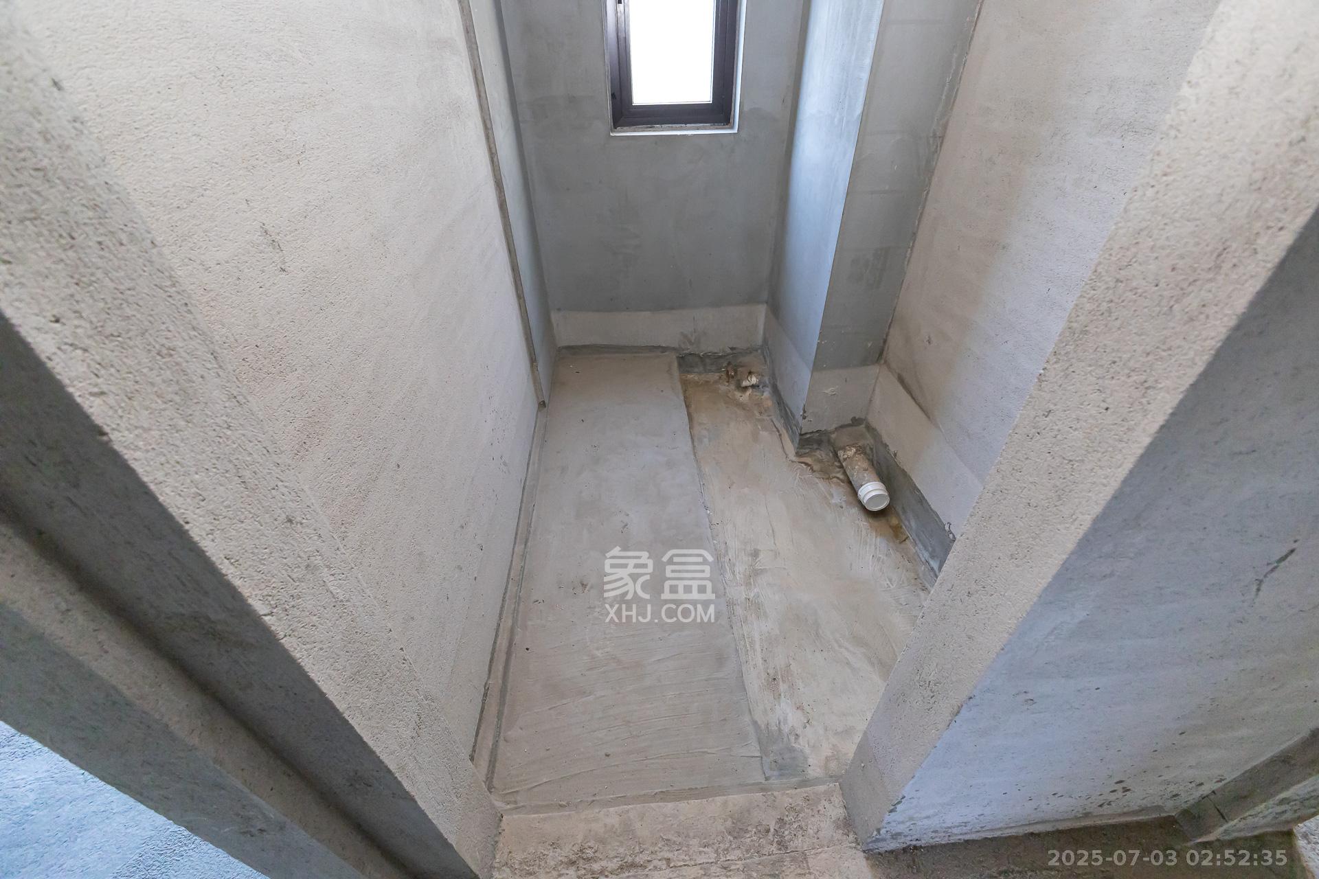 时代倾城五期 4室2厅2卫 90.0万 时代倾城五期 4室2厅2卫 90.0万卫生间