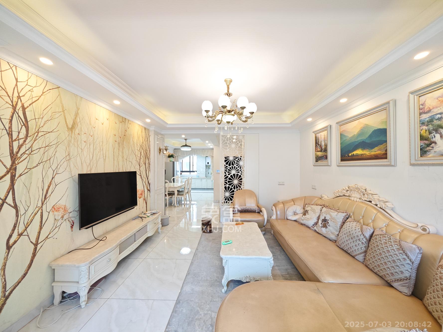 欧莱雅郡 3室2厅2卫 118.8万 欧莱雅郡 3室2厅2卫 118.8万客厅