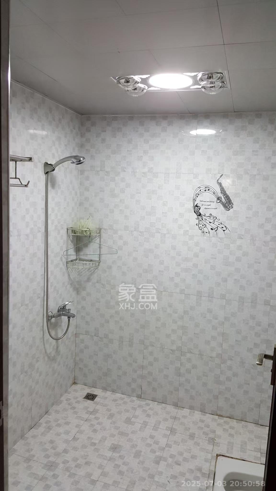 湘江世纪城映江苑  1室1厅1卫    1600.0元/月 湘江世纪城映江苑  1室1厅1卫    1600.0元/月室内图