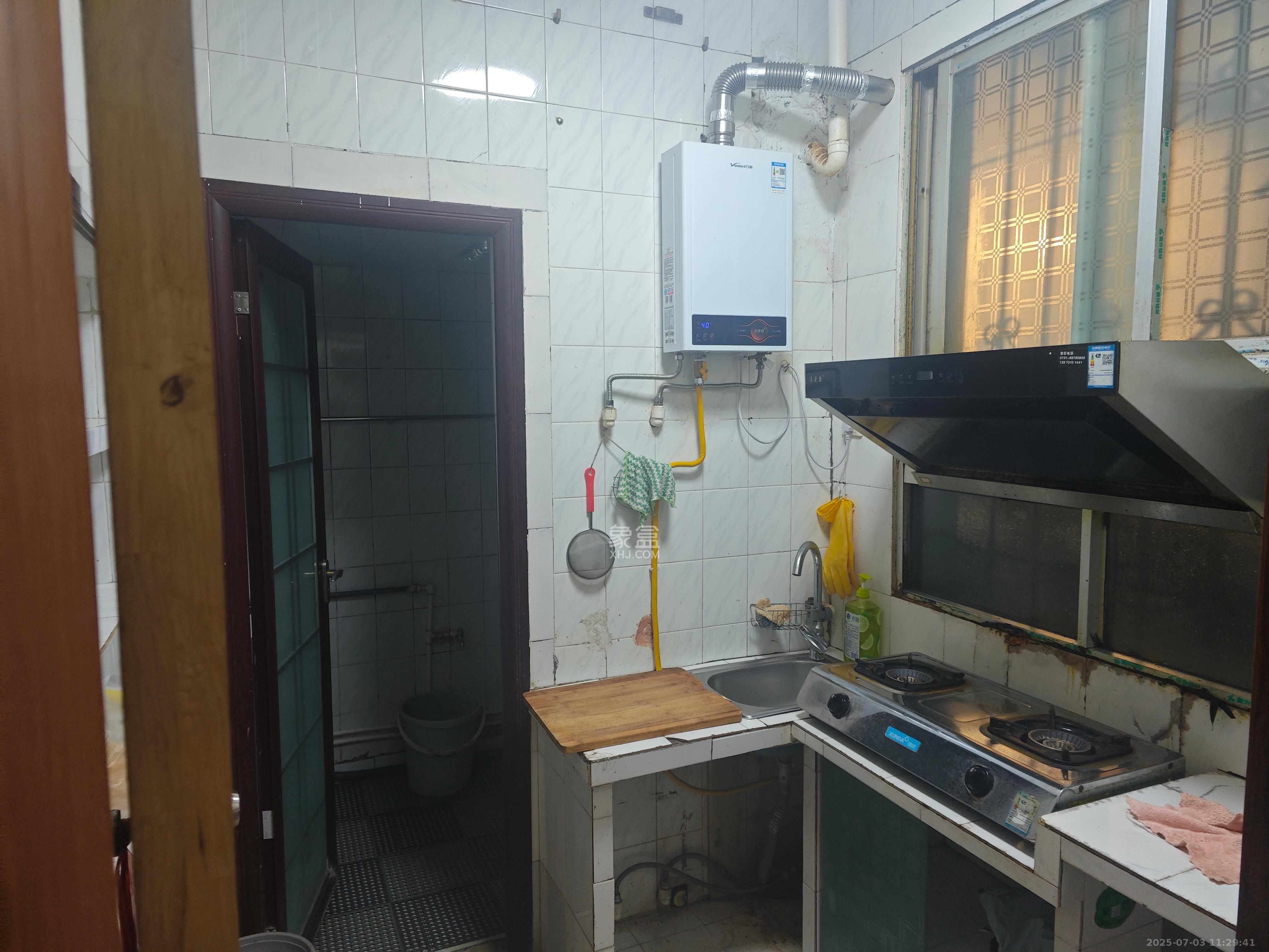 东文庙坪 2室1厅1卫 2200.0元/月 东文庙坪 2室1厅1卫 2200.0元/月室内图