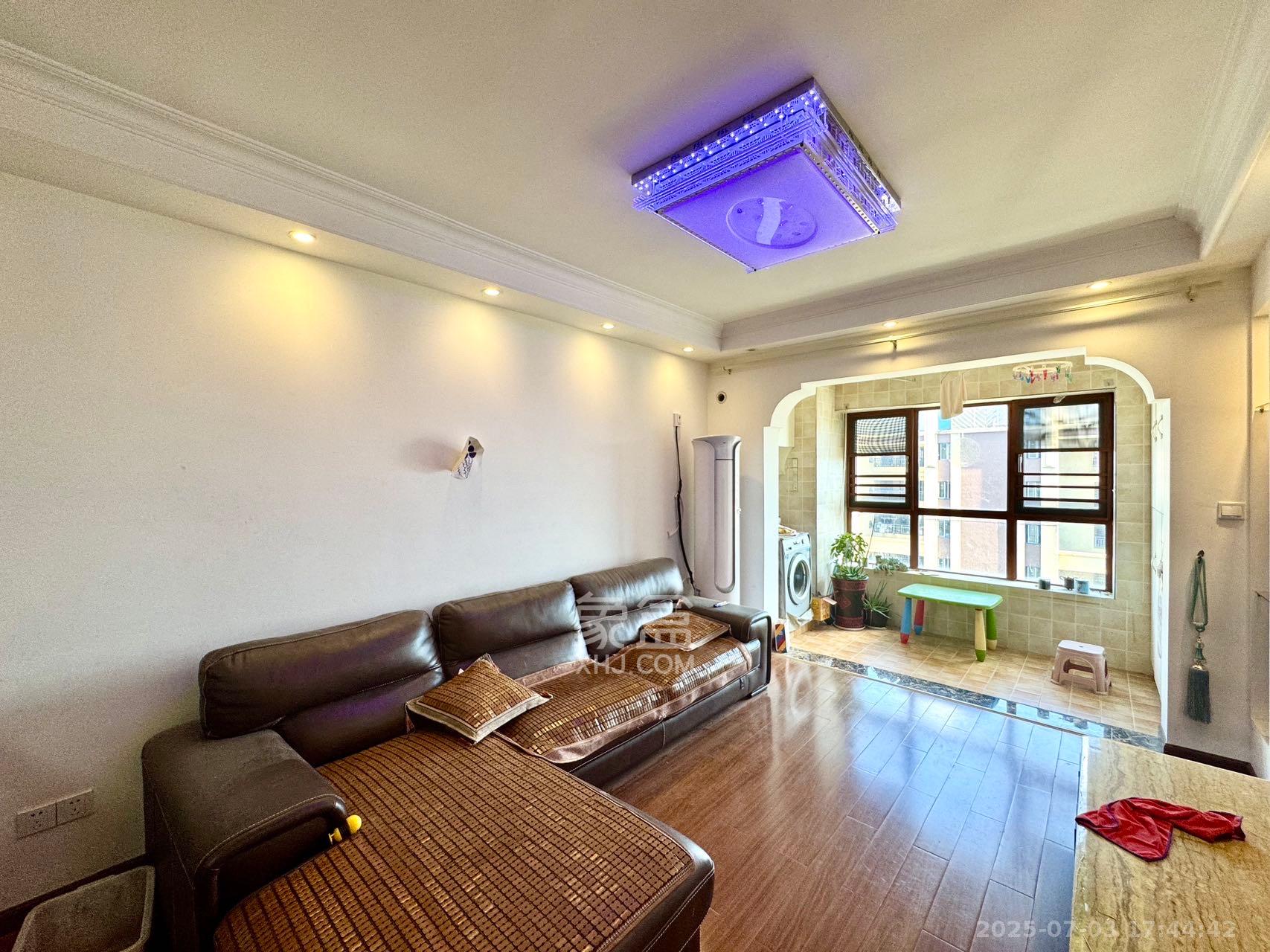 兰亭都荟(璟峰苑)  3室2厅1卫    2700.0元/月 兰亭都荟(璟峰苑)  3室2厅1卫    2700.0元/月室内图