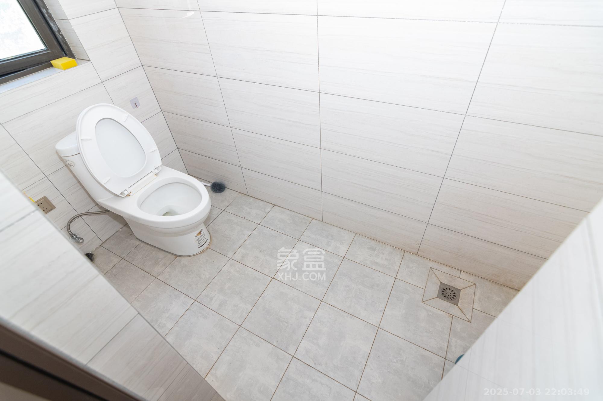 华润桃源里  4室2厅2卫    128.0万卫生间