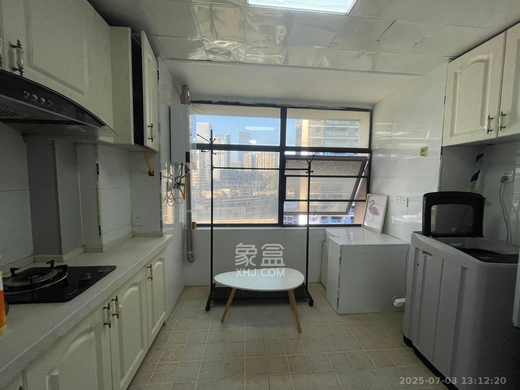 蓝湾国际广场  1室1厅1卫    1600.0元/月室内图