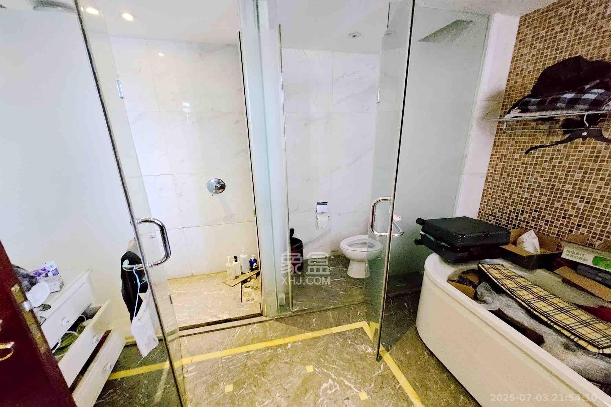 运达中央广场一、二期 4室2厅3卫 12000.0元/月 运达中央广场一、二期 4室2厅3卫 12000.0元/月室内图