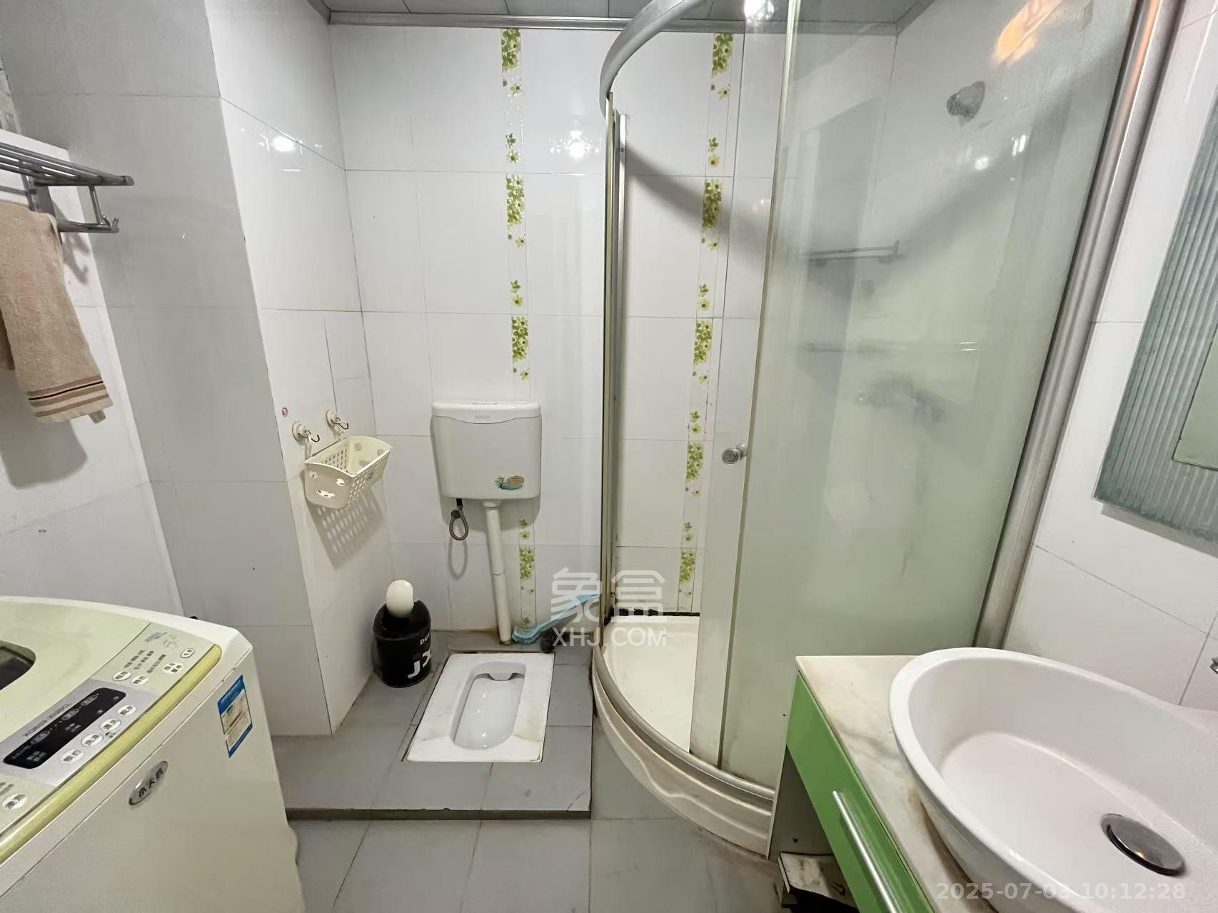 阳光100二期  3室2厅1卫   2100.00元/月室内图